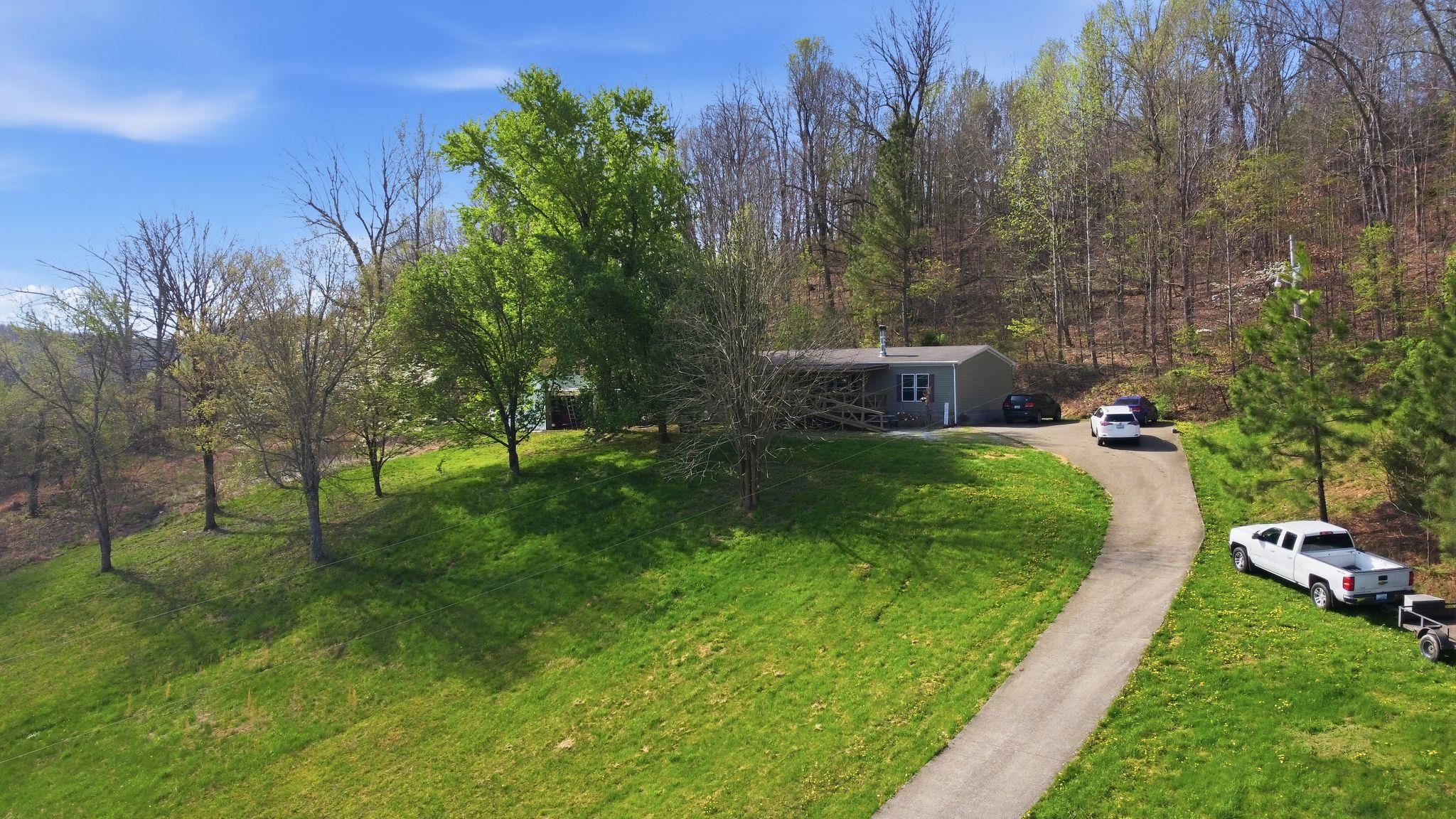 4138 Bowling Green Road, Caneyville, Kentucky 42721, 4 Bedrooms Bedrooms, ,2 BathroomsBathrooms,Single Family Residence,For Sale,Bowling Green Road,94519