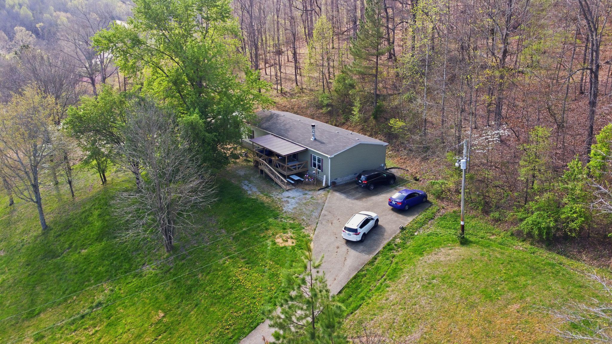 4138 Bowling Green Road, Caneyville, Kentucky 42721, 4 Bedrooms Bedrooms, ,2 BathroomsBathrooms,Single Family Residence,For Sale,Bowling Green Road,94519