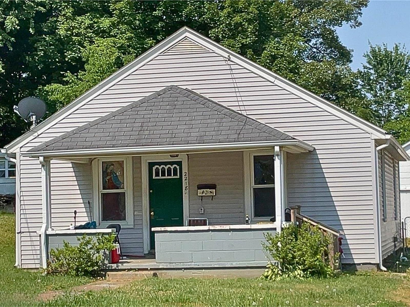 2218 Bluff Avenue, Owensboro, Kentucky 42303, 3 Bedrooms Bedrooms, ,1 BathroomBathrooms,Single Family Residence,For Sale,Bluff Avenue,94521