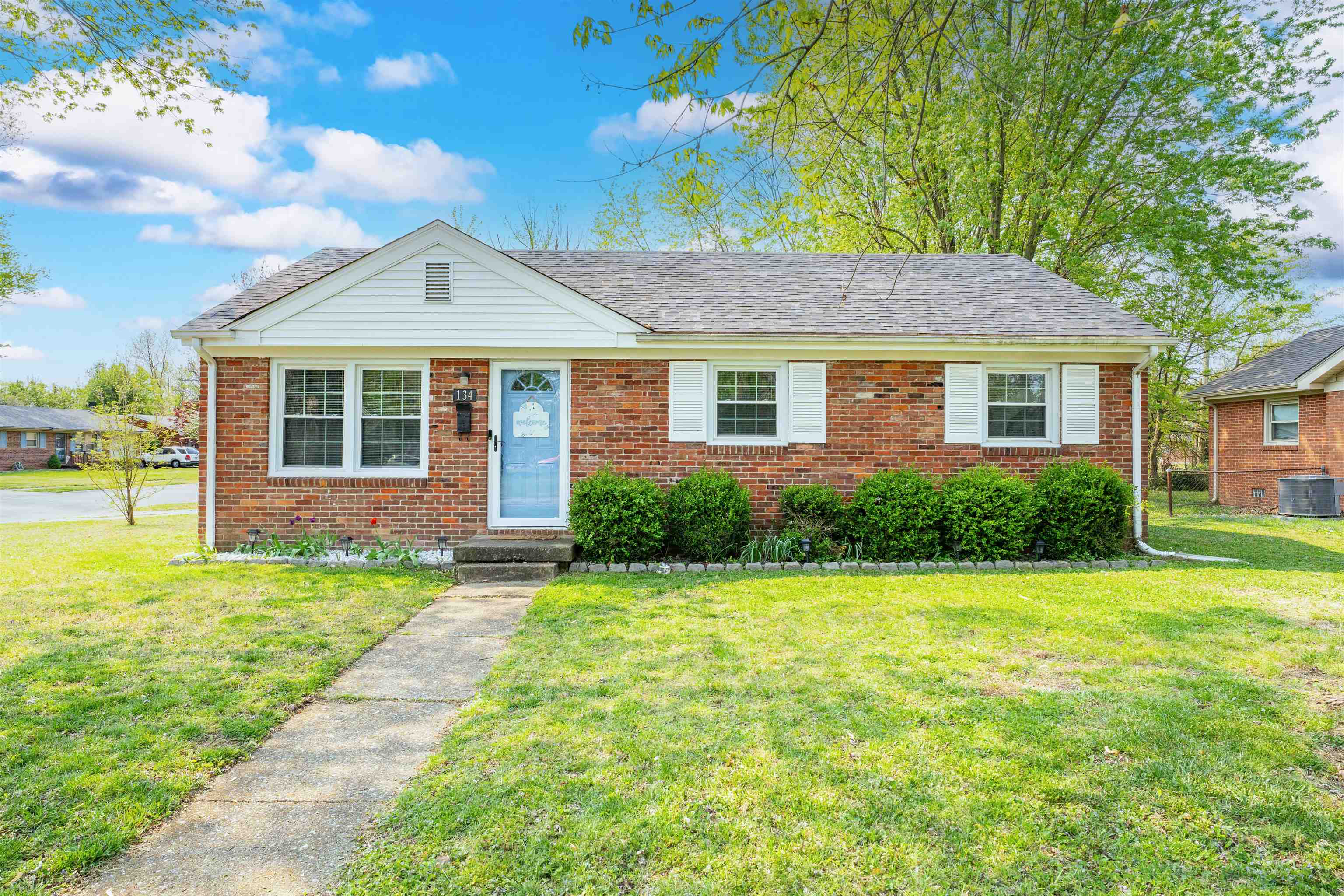 134 Tennyson Dr, Owensboro, Kentucky 42303, 3 Bedrooms Bedrooms, ,1 BathroomBathrooms,Single Family Residence,For Sale,Tennyson Dr,94525