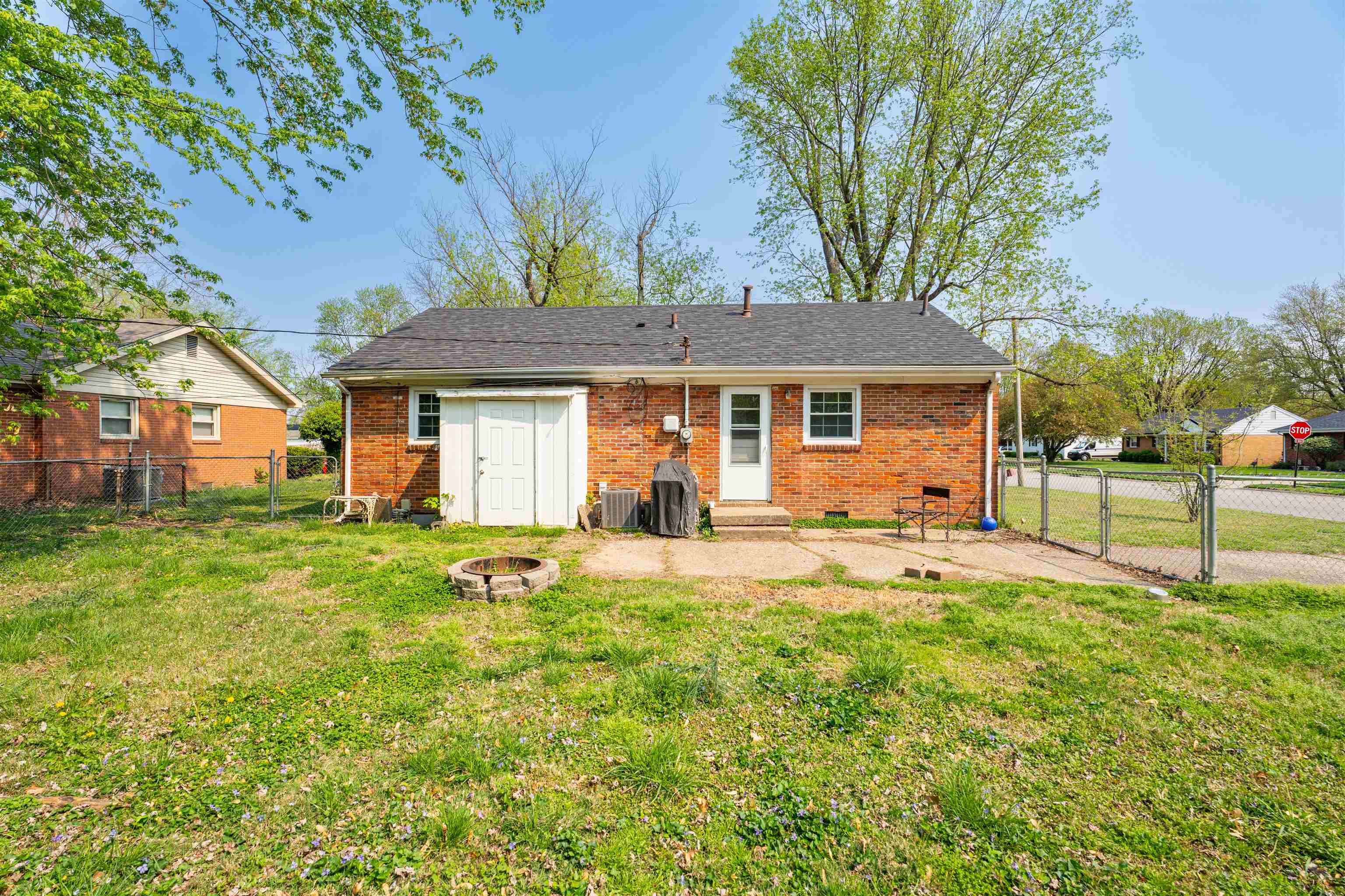 134 Tennyson Dr, Owensboro, Kentucky 42303, 3 Bedrooms Bedrooms, ,1 BathroomBathrooms,Single Family Residence,For Sale,Tennyson Dr,94525