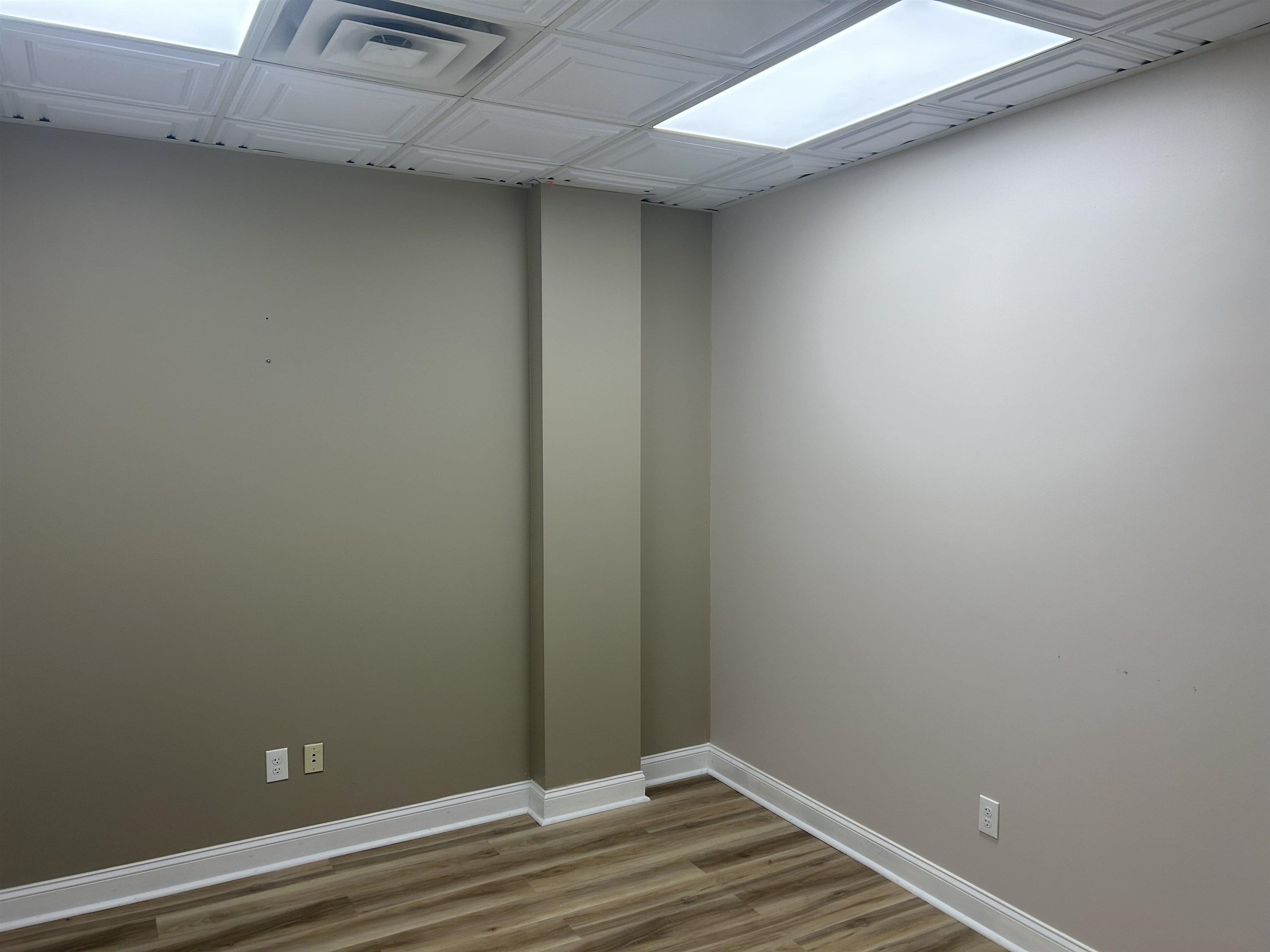 3118 Alvey Park Drive Unit 4, Owensboro, Kentucky 42303, ,Retail,For Sale,Alvey Park Drive Unit 4,94528