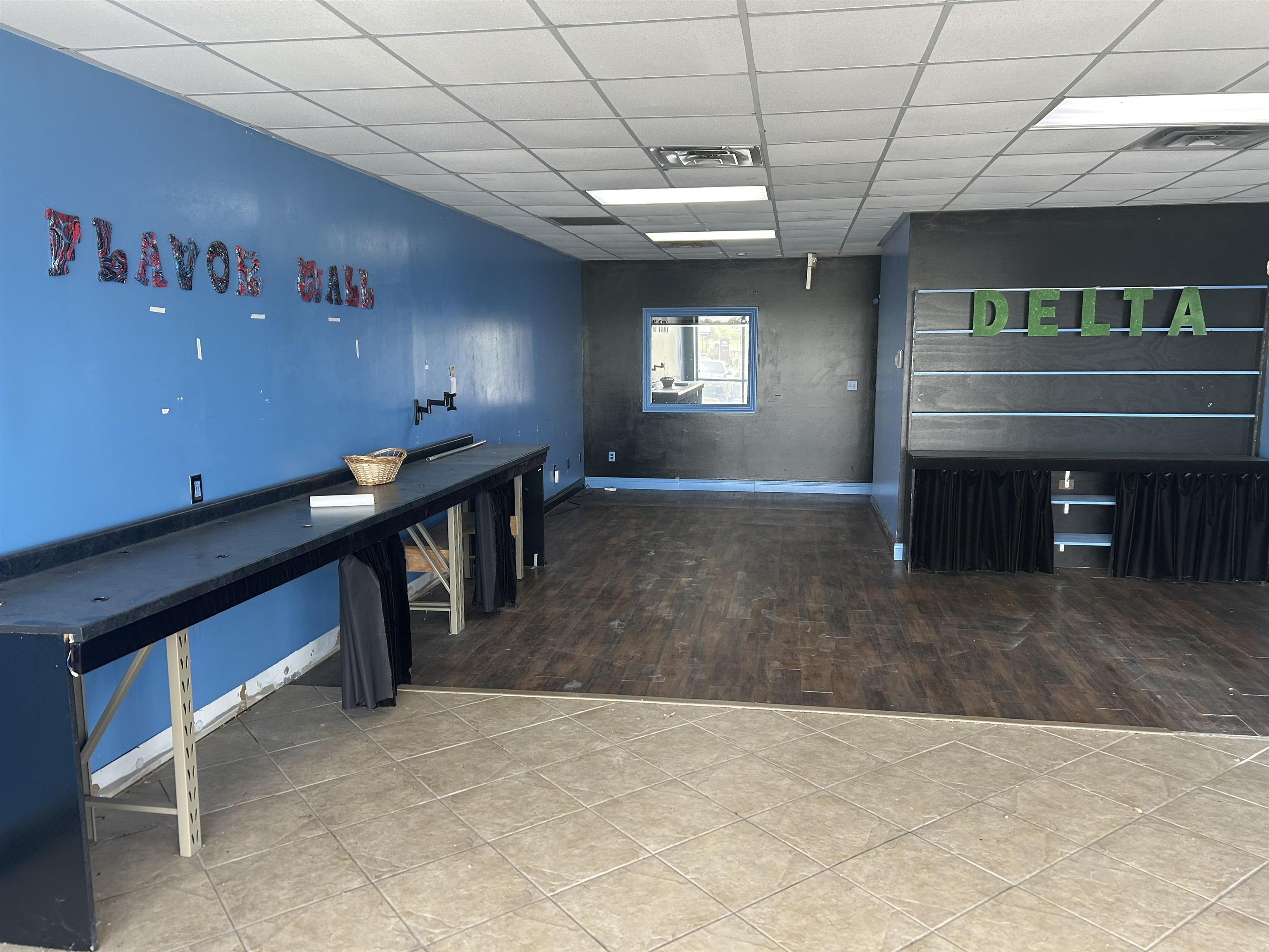 3118 Alvey Park Drive Unit 2, Owensboro, Kentucky 42303, ,Retail,For Sale,Alvey Park Drive Unit 2,94530