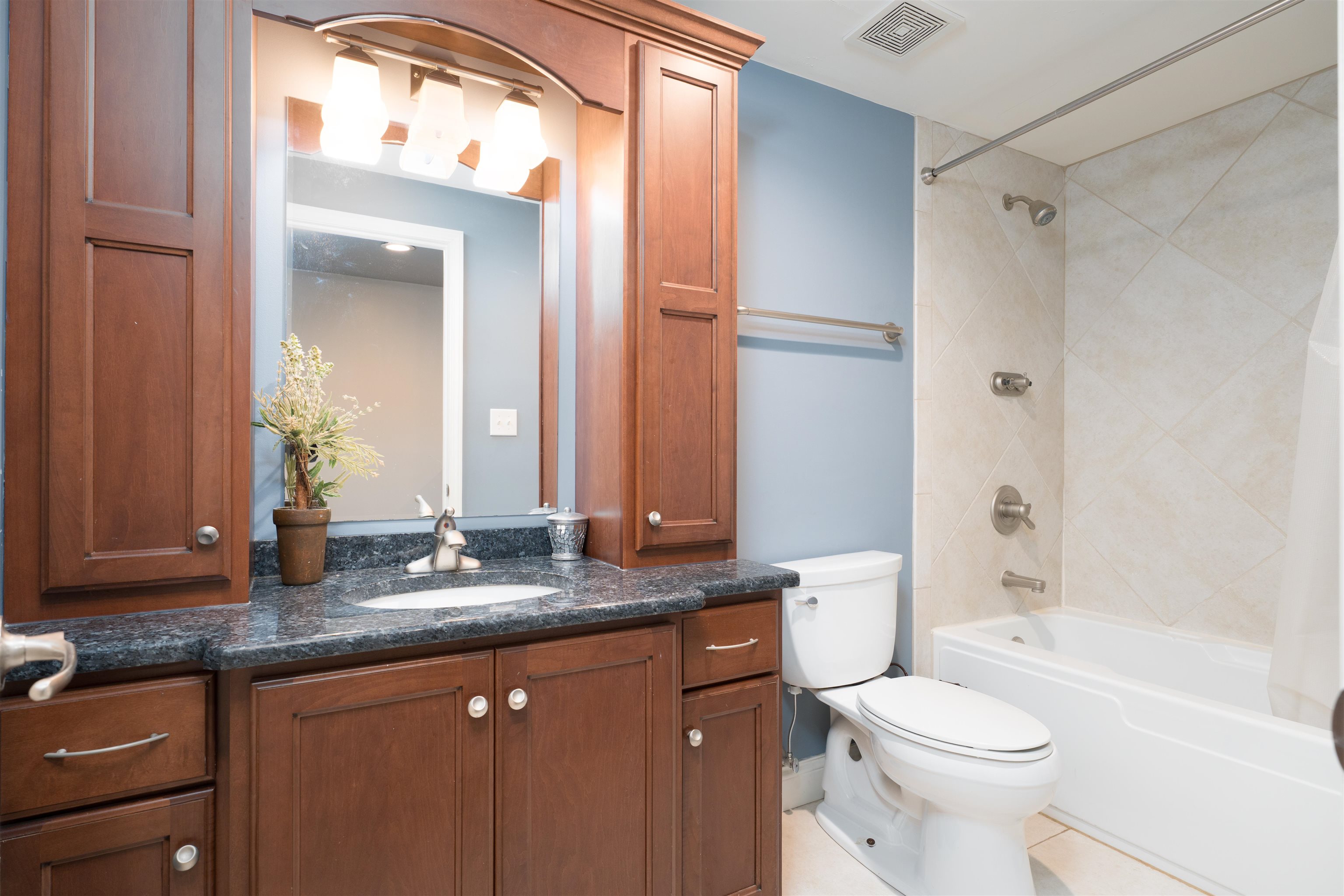 2033 Littlewood Drive, Owensboro, Kentucky 42301-4622, 4 Bedrooms Bedrooms, ,4 BathroomsBathrooms,Single Family Residence,For Sale,Littlewood Drive,94566