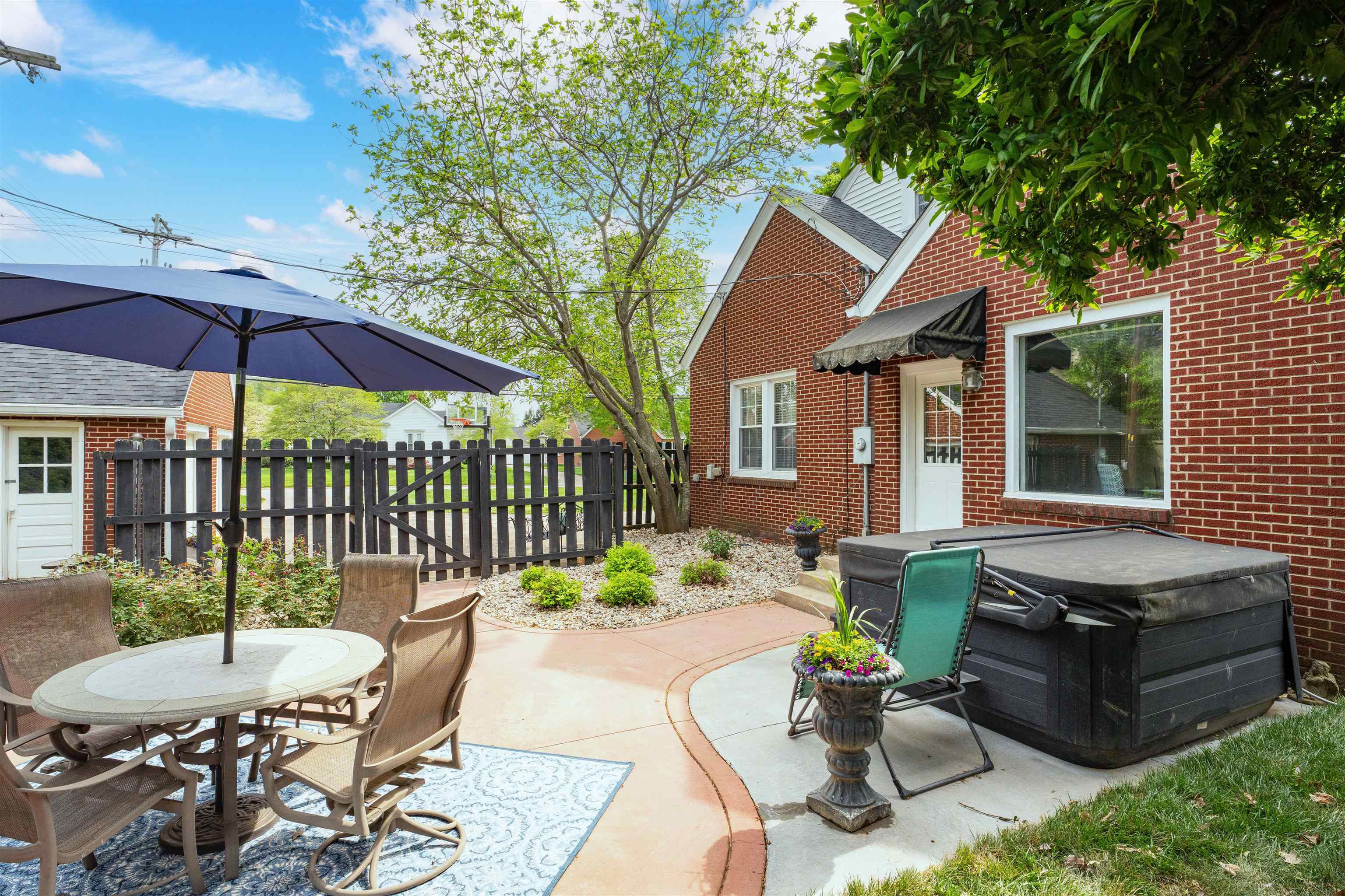 2033 Littlewood Drive, Owensboro, Kentucky 42301-4622, 4 Bedrooms Bedrooms, ,4 BathroomsBathrooms,Single Family Residence,For Sale,Littlewood Drive,94566