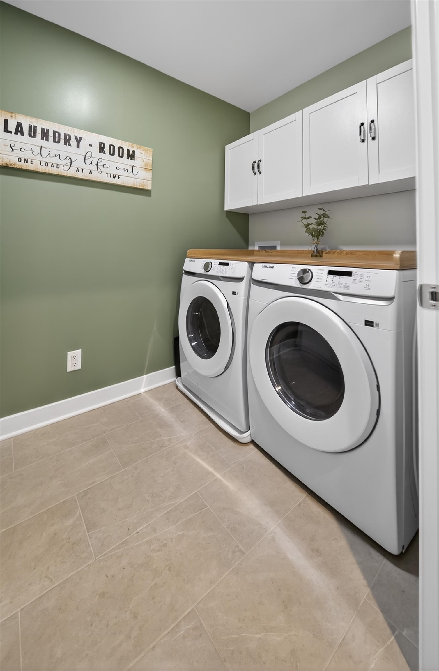 6449 Jessica Ln, Owensboro, Kentucky 42303, 4 Bedrooms Bedrooms, ,2 BathroomsBathrooms,Single Family Residence,For Sale,Jessica Ln,94574