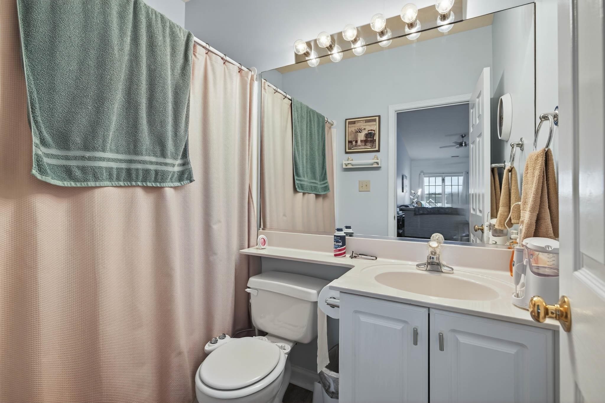 977 1st Street, Owensboro, Kentucky 42301, 2 Bedrooms Bedrooms, ,2 BathroomsBathrooms,Single Family Residence,For Sale,1st Street,94579