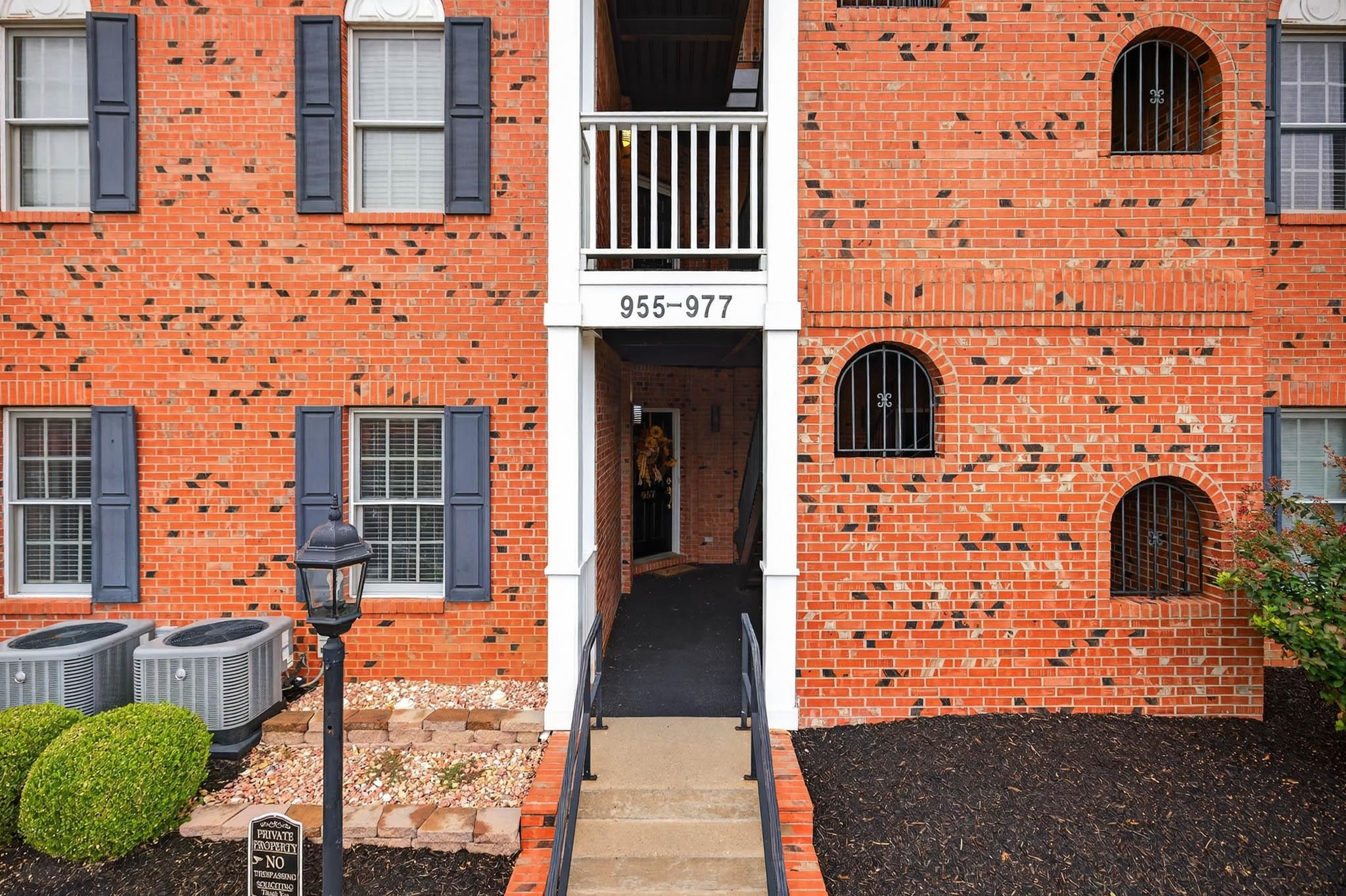 977 1st Street, Owensboro, Kentucky 42301, 2 Bedrooms Bedrooms, ,2 BathroomsBathrooms,Single Family Residence,For Sale,1st Street,94579