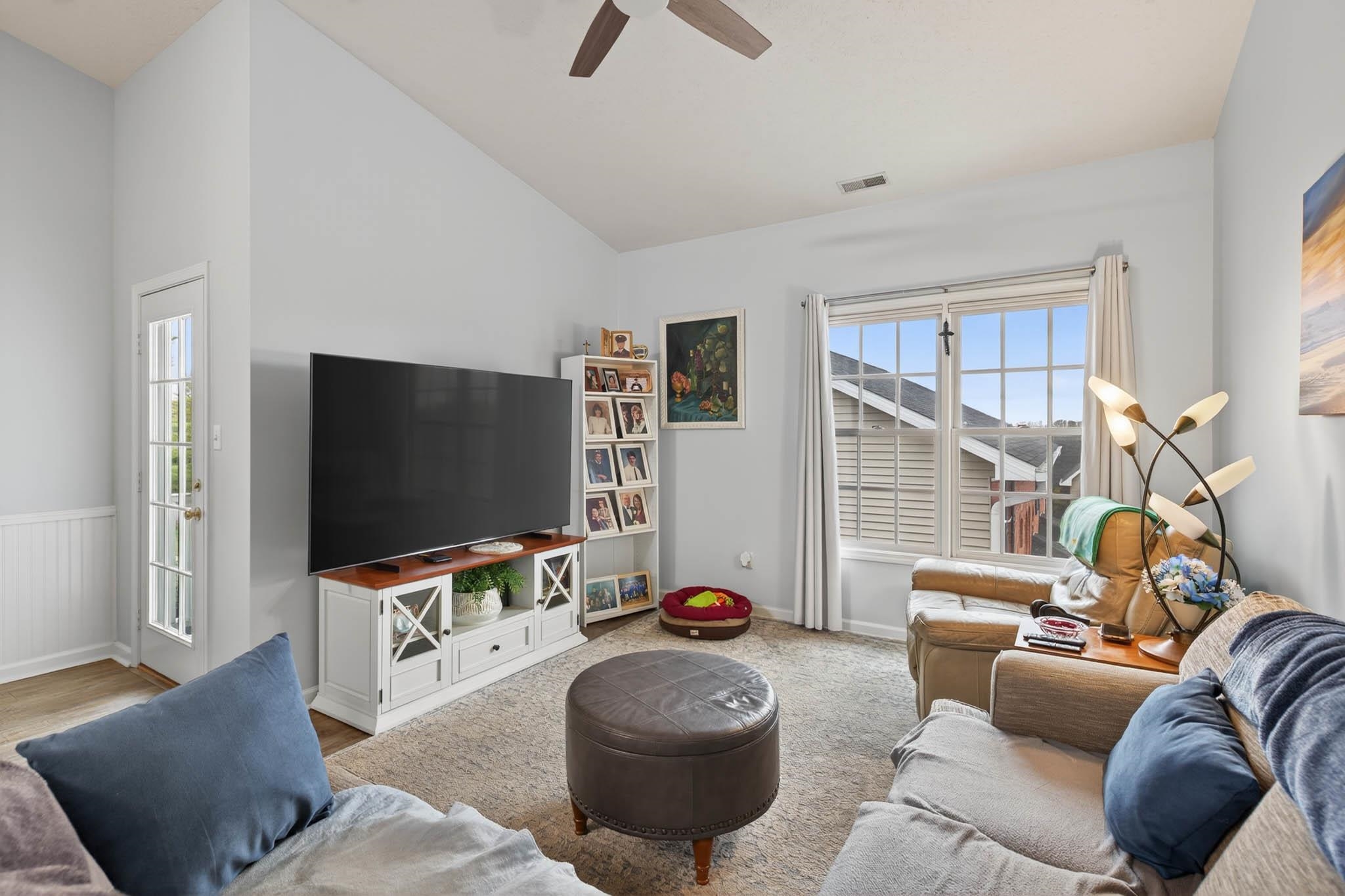 977 1st Street, Owensboro, Kentucky 42301, 2 Bedrooms Bedrooms, ,2 BathroomsBathrooms,Single Family Residence,For Sale,1st Street,94579