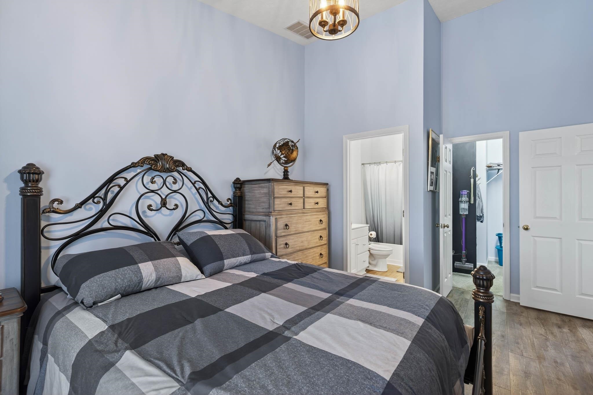 977 1st Street, Owensboro, Kentucky 42301, 2 Bedrooms Bedrooms, ,2 BathroomsBathrooms,Single Family Residence,For Sale,1st Street,94579