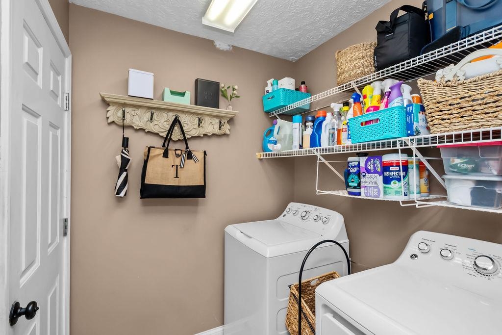 4032 Reliant Circle, Owensboro, Kentucky 42301, 3 Bedrooms Bedrooms, ,2 BathroomsBathrooms,Single Family Residence,For Sale,Reliant Circle,94582