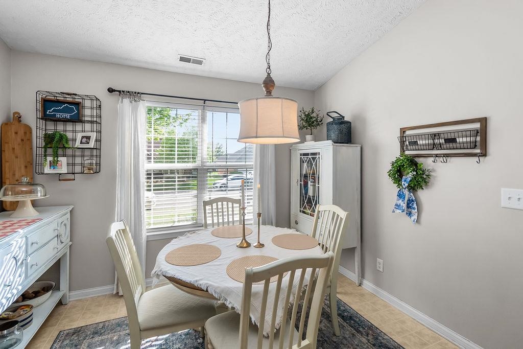 4032 Reliant Circle, Owensboro, Kentucky 42301, 3 Bedrooms Bedrooms, ,2 BathroomsBathrooms,Single Family Residence,For Sale,Reliant Circle,94582