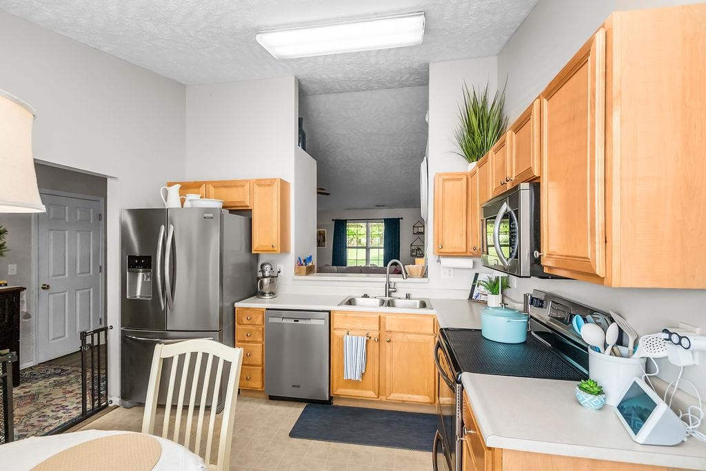 4032 Reliant Circle, Owensboro, Kentucky 42301, 3 Bedrooms Bedrooms, ,2 BathroomsBathrooms,Single Family Residence,For Sale,Reliant Circle,94582