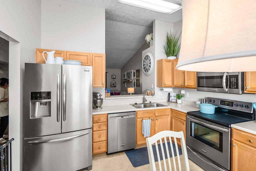 4032 Reliant Circle, Owensboro, Kentucky 42301, 3 Bedrooms Bedrooms, ,2 BathroomsBathrooms,Single Family Residence,For Sale,Reliant Circle,94582