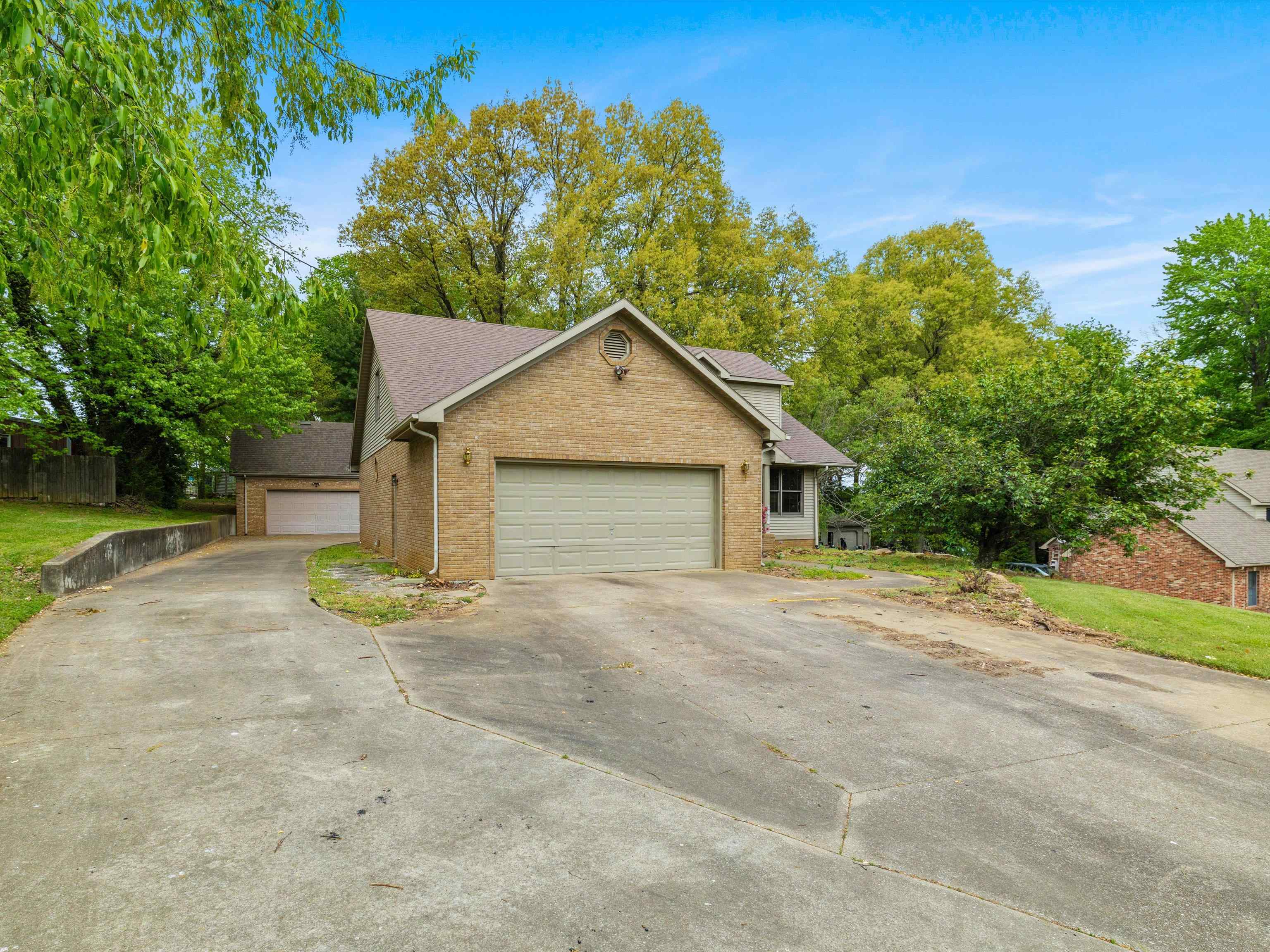 1835 Hacienda Lane, Owensboro, Kentucky 42303, 4 Bedrooms Bedrooms, ,3 BathroomsBathrooms,Single Family Residence,For Sale,Hacienda Lane,94587