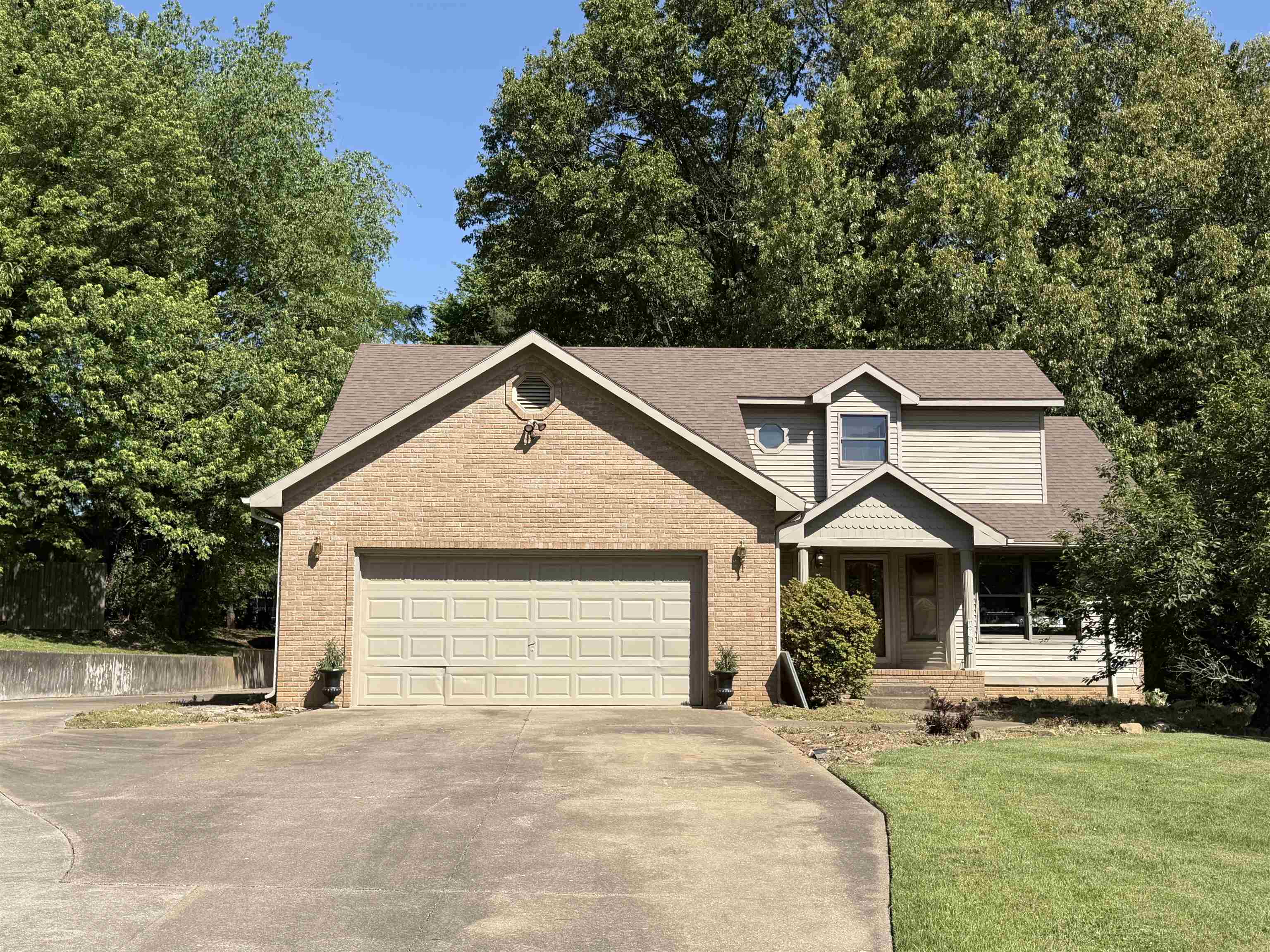 1835 Hacienda Lane, Owensboro, Kentucky 42303, 4 Bedrooms Bedrooms, ,3 BathroomsBathrooms,Single Family Residence,For Sale,Hacienda Lane,94587