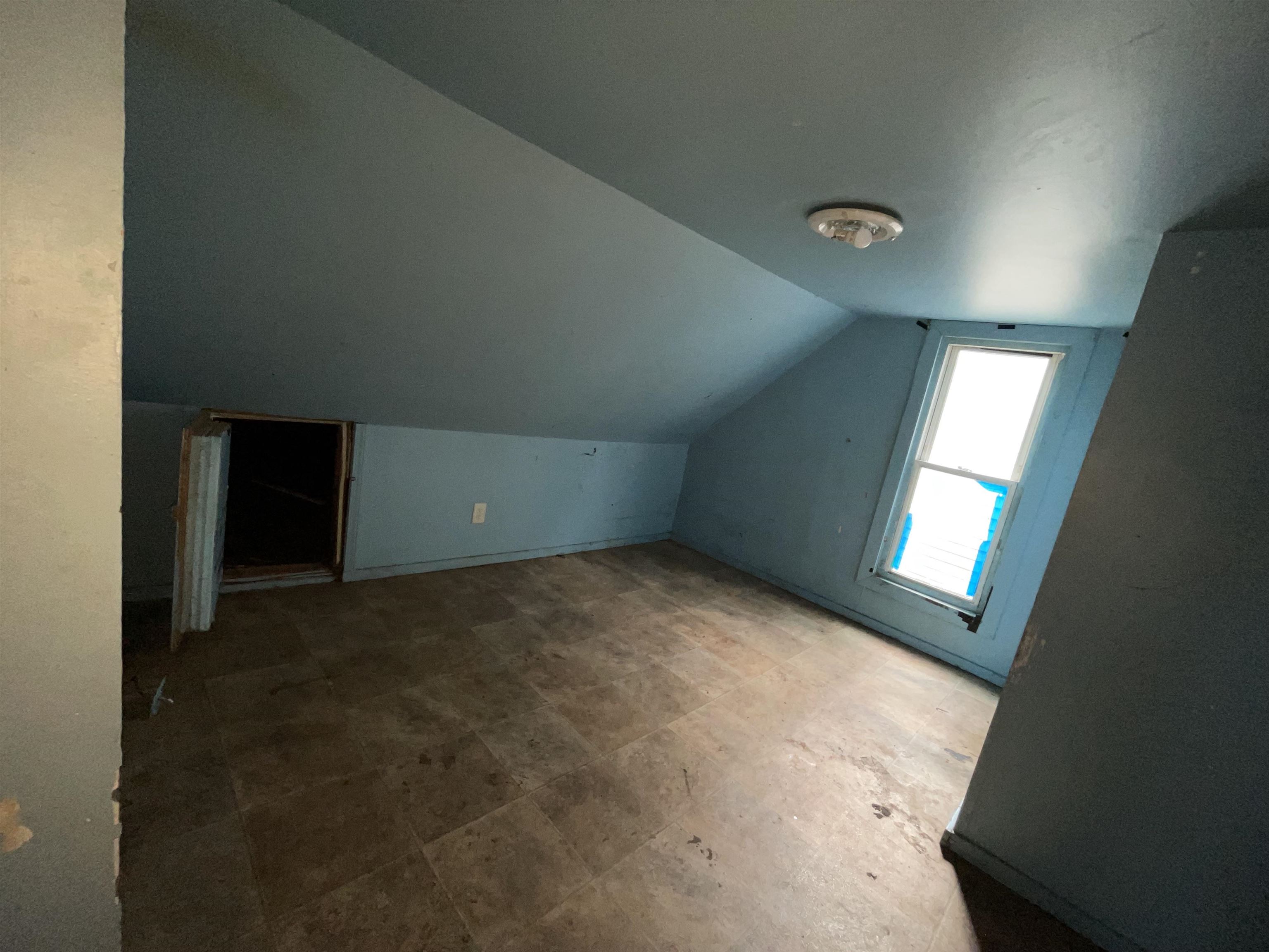 911 W 2nd St, Owensboro, Kentucky 42301, 3 Bedrooms Bedrooms, ,1 BathroomBathrooms,Single Family Residence,For Sale,W 2nd St,94591