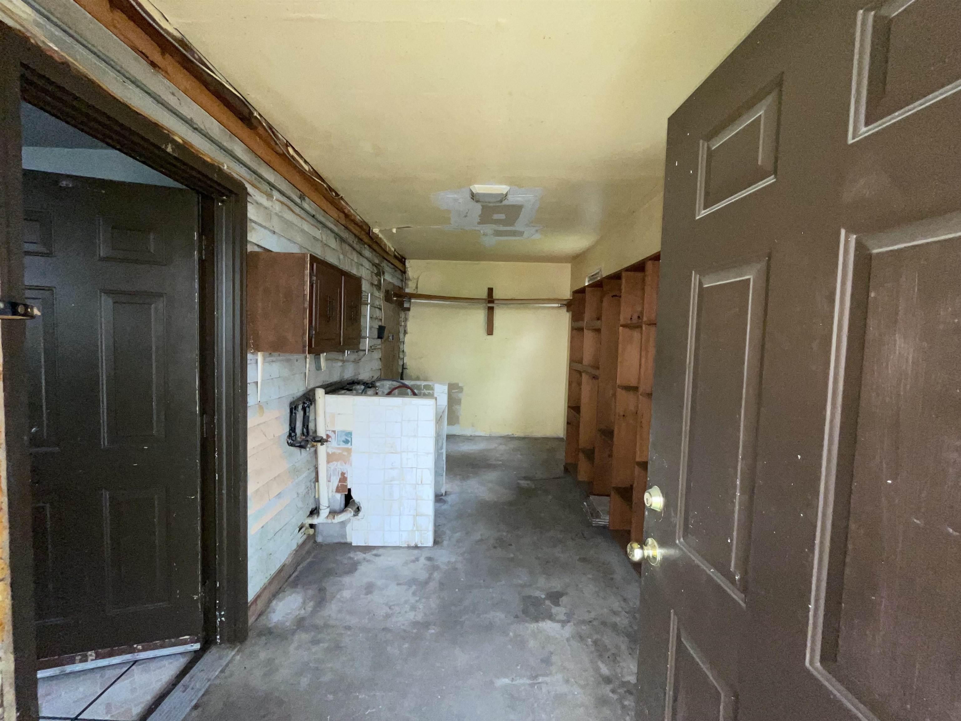 911 W 2nd St, Owensboro, Kentucky 42301, 3 Bedrooms Bedrooms, ,1 BathroomBathrooms,Single Family Residence,For Sale,W 2nd St,94591