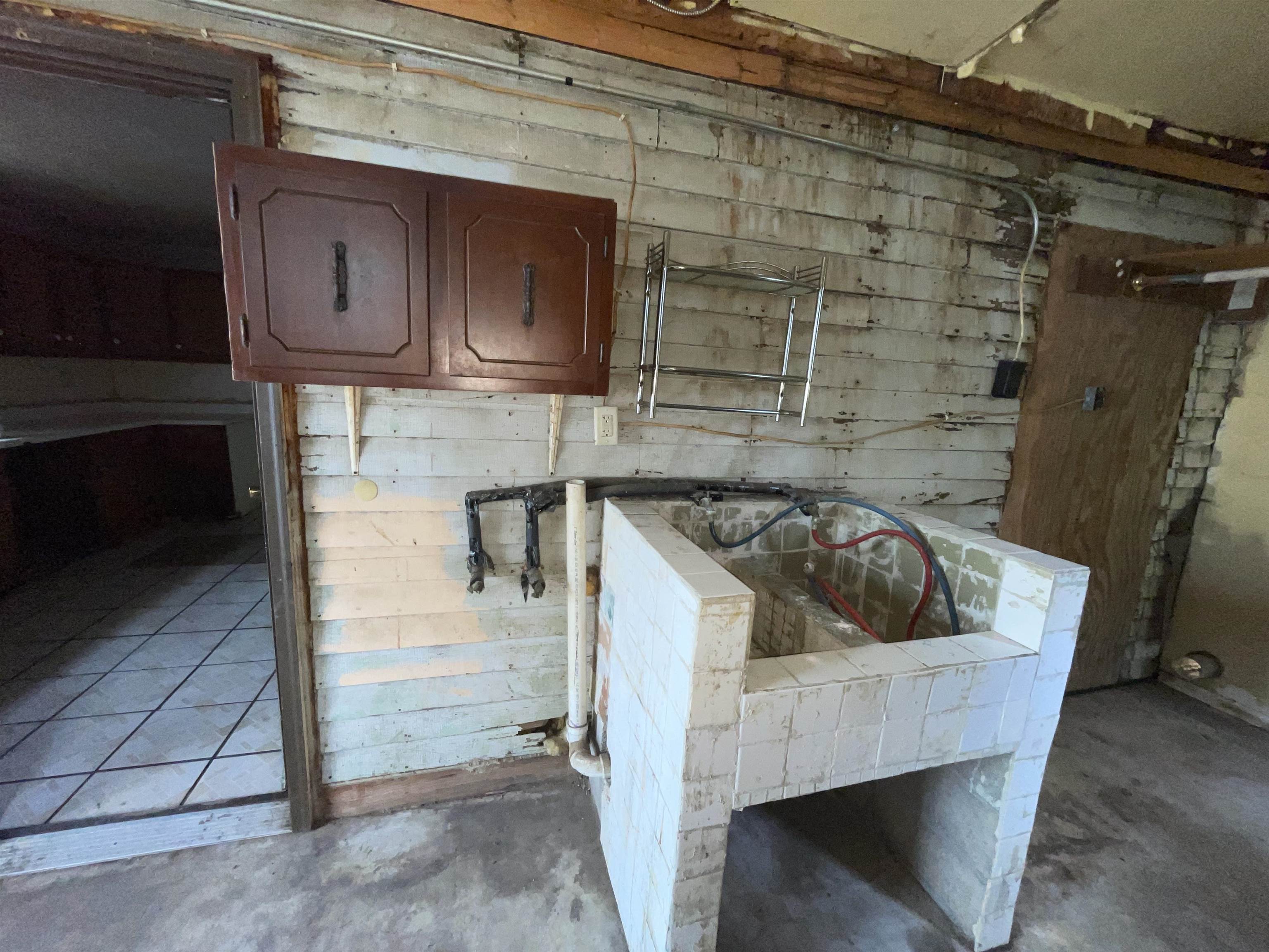 911 W 2nd St, Owensboro, Kentucky 42301, 3 Bedrooms Bedrooms, ,1 BathroomBathrooms,Single Family Residence,For Sale,W 2nd St,94591