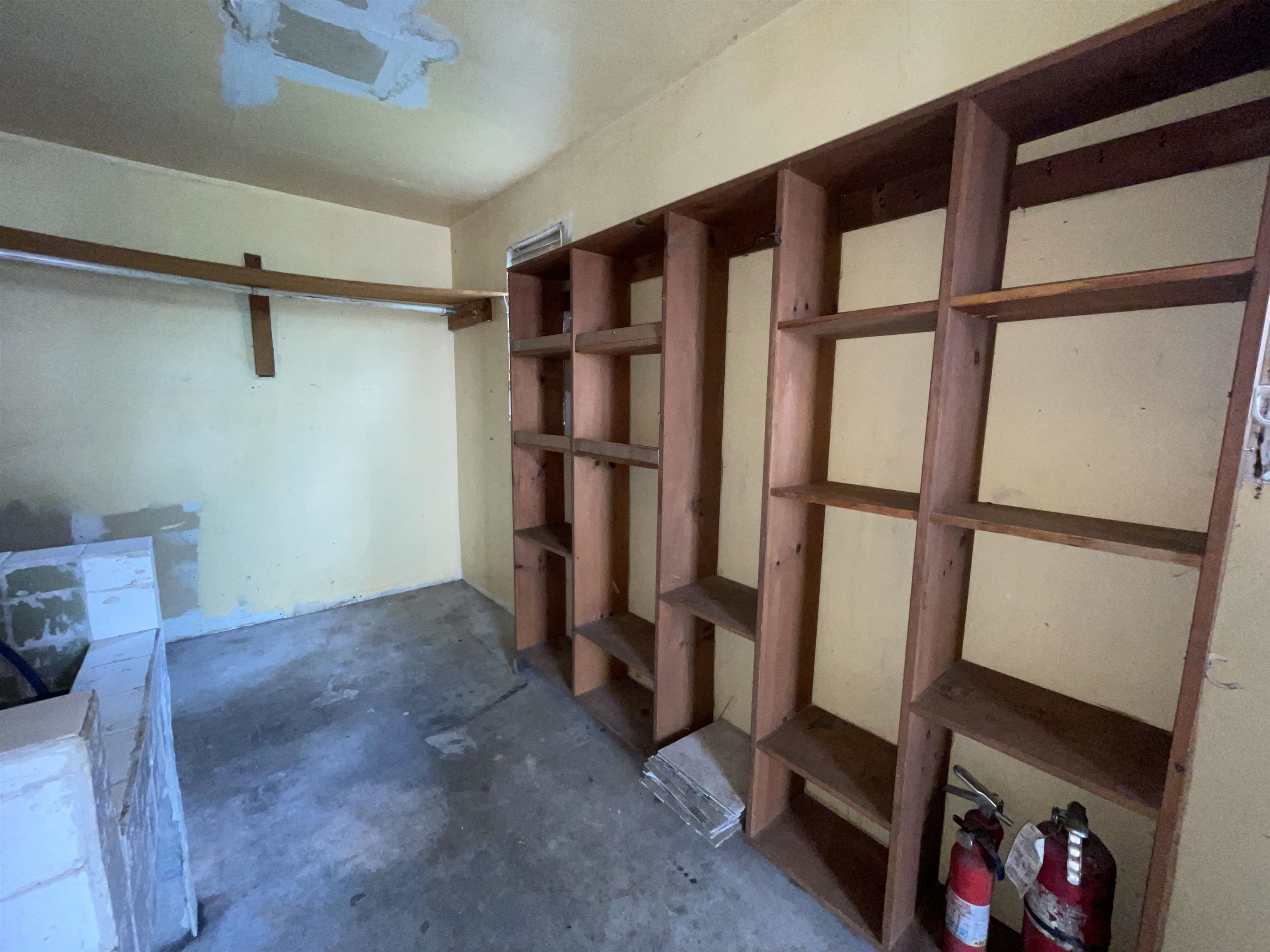 911 W 2nd St, Owensboro, Kentucky 42301, 3 Bedrooms Bedrooms, ,1 BathroomBathrooms,Single Family Residence,For Sale,W 2nd St,94591