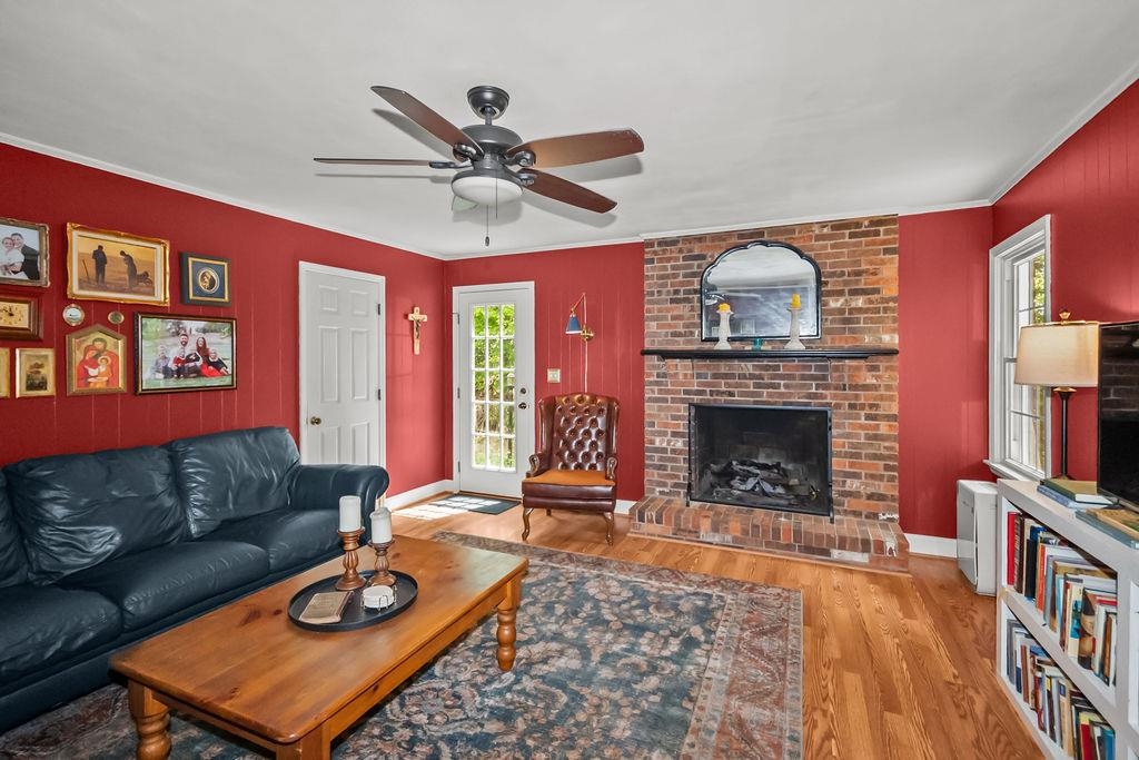 2028 Crestwood Dr, Owensboro, Kentucky 42301, 3 Bedrooms Bedrooms, ,2 BathroomsBathrooms,Single Family Residence,For Sale,Crestwood Dr,94606