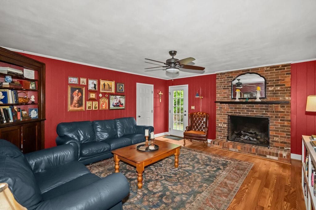 2028 Crestwood Dr, Owensboro, Kentucky 42301, 3 Bedrooms Bedrooms, ,2 BathroomsBathrooms,Single Family Residence,For Sale,Crestwood Dr,94606