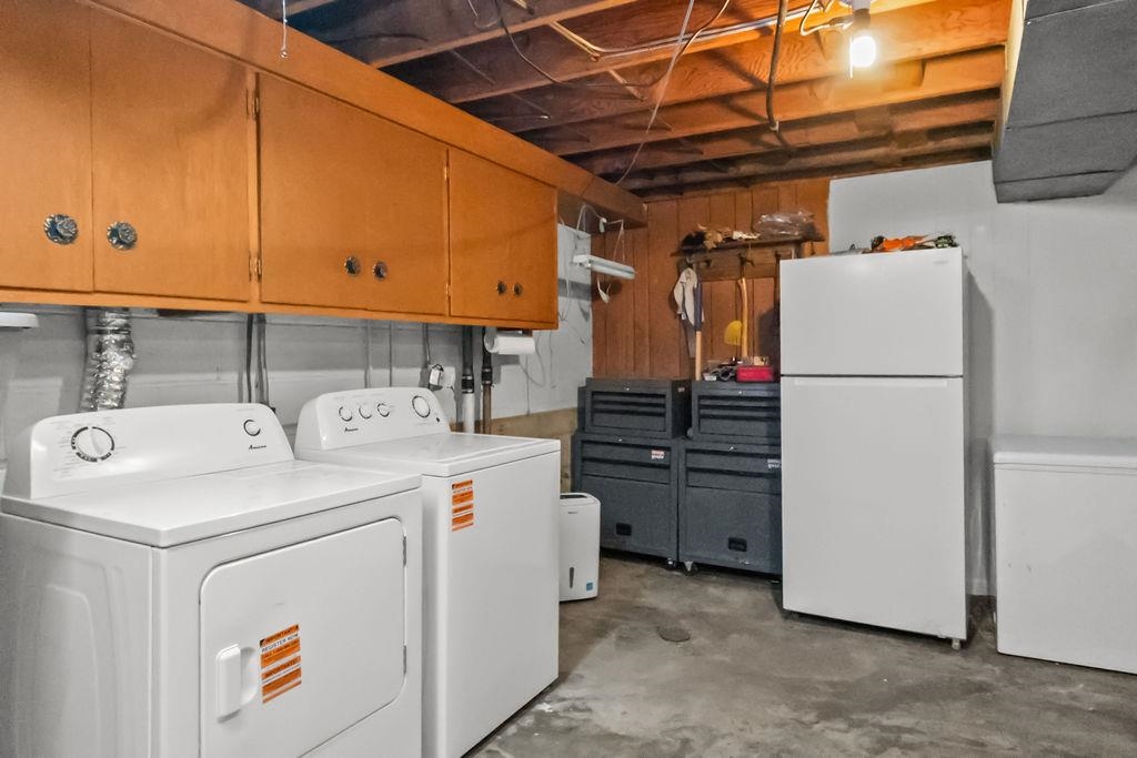 2028 Crestwood Dr, Owensboro, Kentucky 42301, 3 Bedrooms Bedrooms, ,2 BathroomsBathrooms,Single Family Residence,For Sale,Crestwood Dr,94606