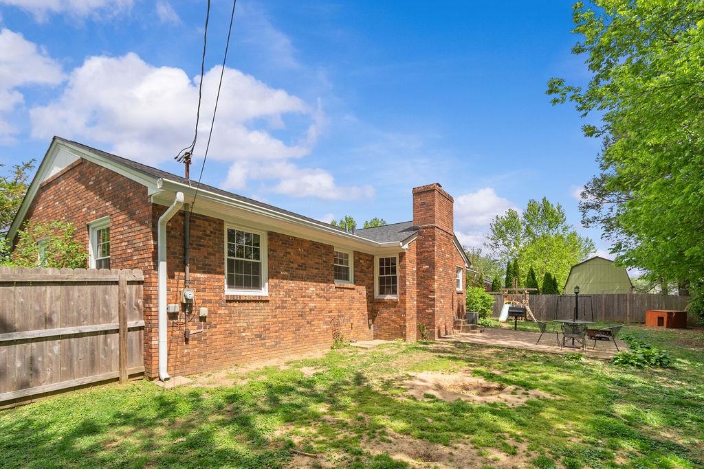 2028 Crestwood Dr, Owensboro, Kentucky 42301, 3 Bedrooms Bedrooms, ,2 BathroomsBathrooms,Single Family Residence,For Sale,Crestwood Dr,94606