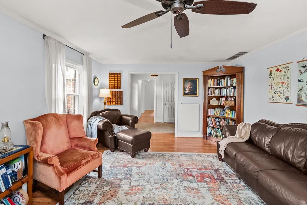 2028 Crestwood Dr, Owensboro, Kentucky 42301, 3 Bedrooms Bedrooms, ,2 BathroomsBathrooms,Single Family Residence,For Sale,Crestwood Dr,94606