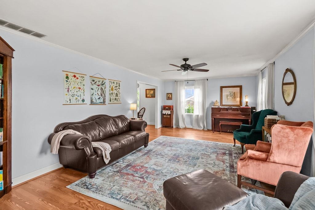 2028 Crestwood Dr, Owensboro, Kentucky 42301, 3 Bedrooms Bedrooms, ,2 BathroomsBathrooms,Single Family Residence,For Sale,Crestwood Dr,94606