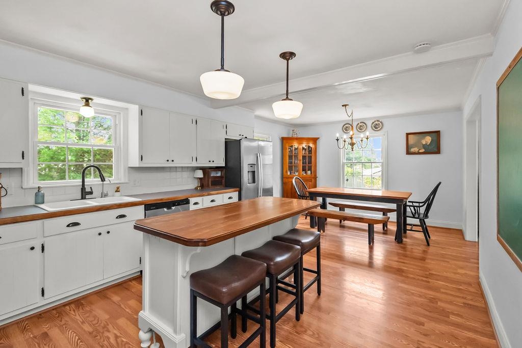 2028 Crestwood Dr, Owensboro, Kentucky 42301, 3 Bedrooms Bedrooms, ,2 BathroomsBathrooms,Single Family Residence,For Sale,Crestwood Dr,94606