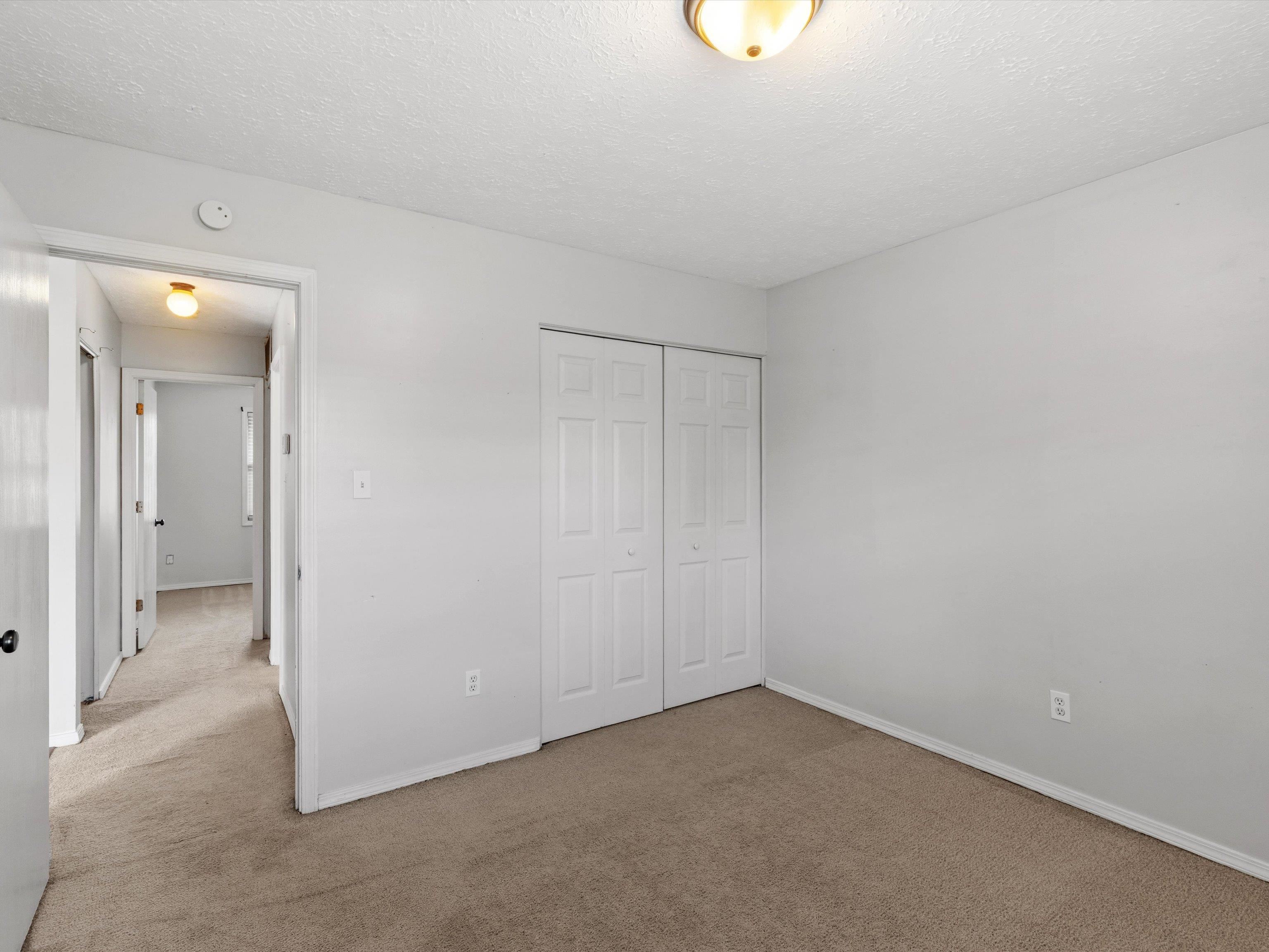 2447 Thornton Ave, Owensboro, Kentucky 42301, 3 Bedrooms Bedrooms, ,2 BathroomsBathrooms,Single Family Residence,For Sale,Thornton Ave,94611