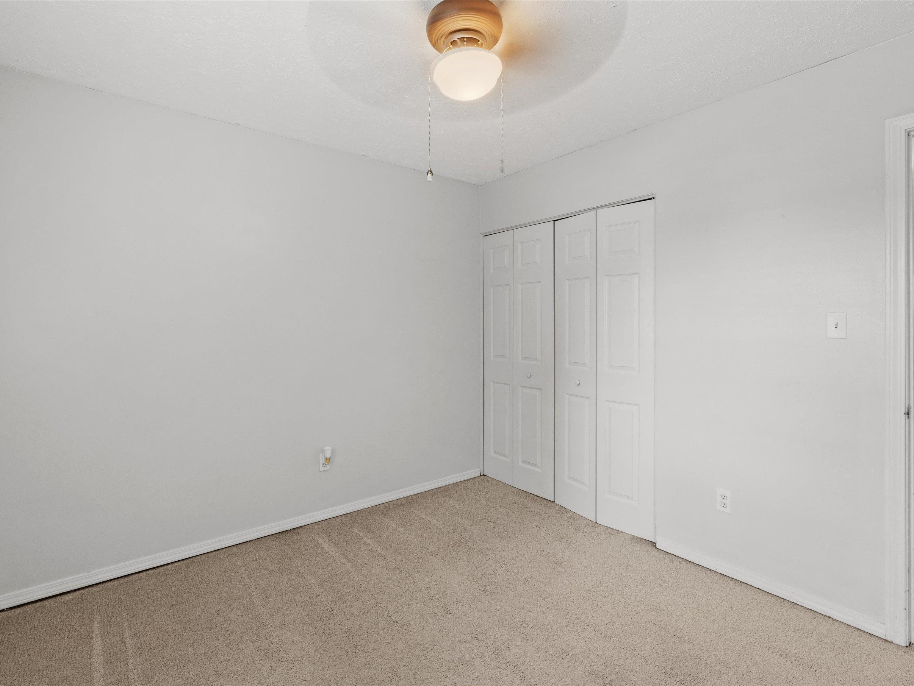 2447 Thornton Ave, Owensboro, Kentucky 42301, 3 Bedrooms Bedrooms, ,2 BathroomsBathrooms,Single Family Residence,For Sale,Thornton Ave,94611