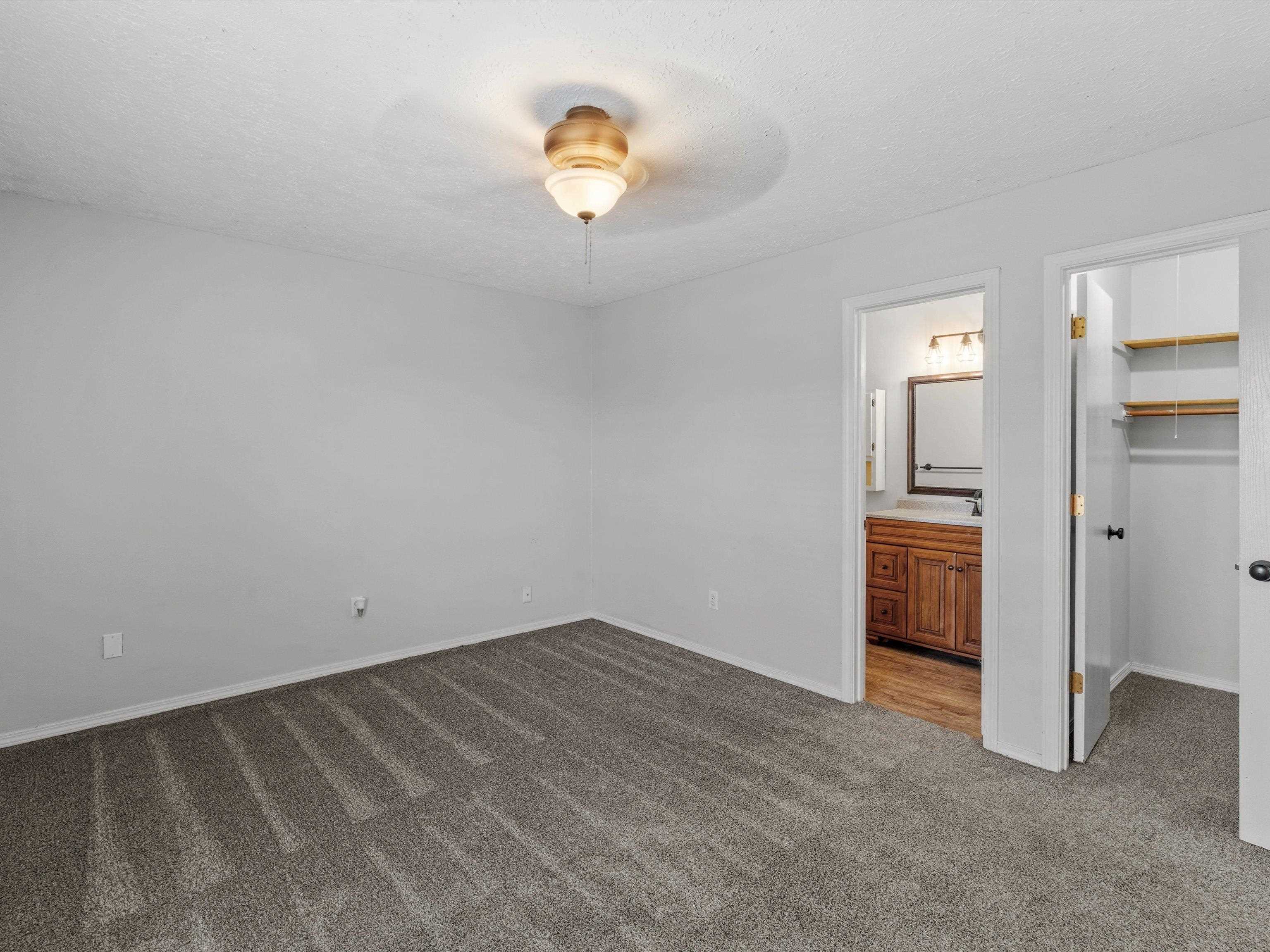 2447 Thornton Ave, Owensboro, Kentucky 42301, 3 Bedrooms Bedrooms, ,2 BathroomsBathrooms,Single Family Residence,For Sale,Thornton Ave,94611