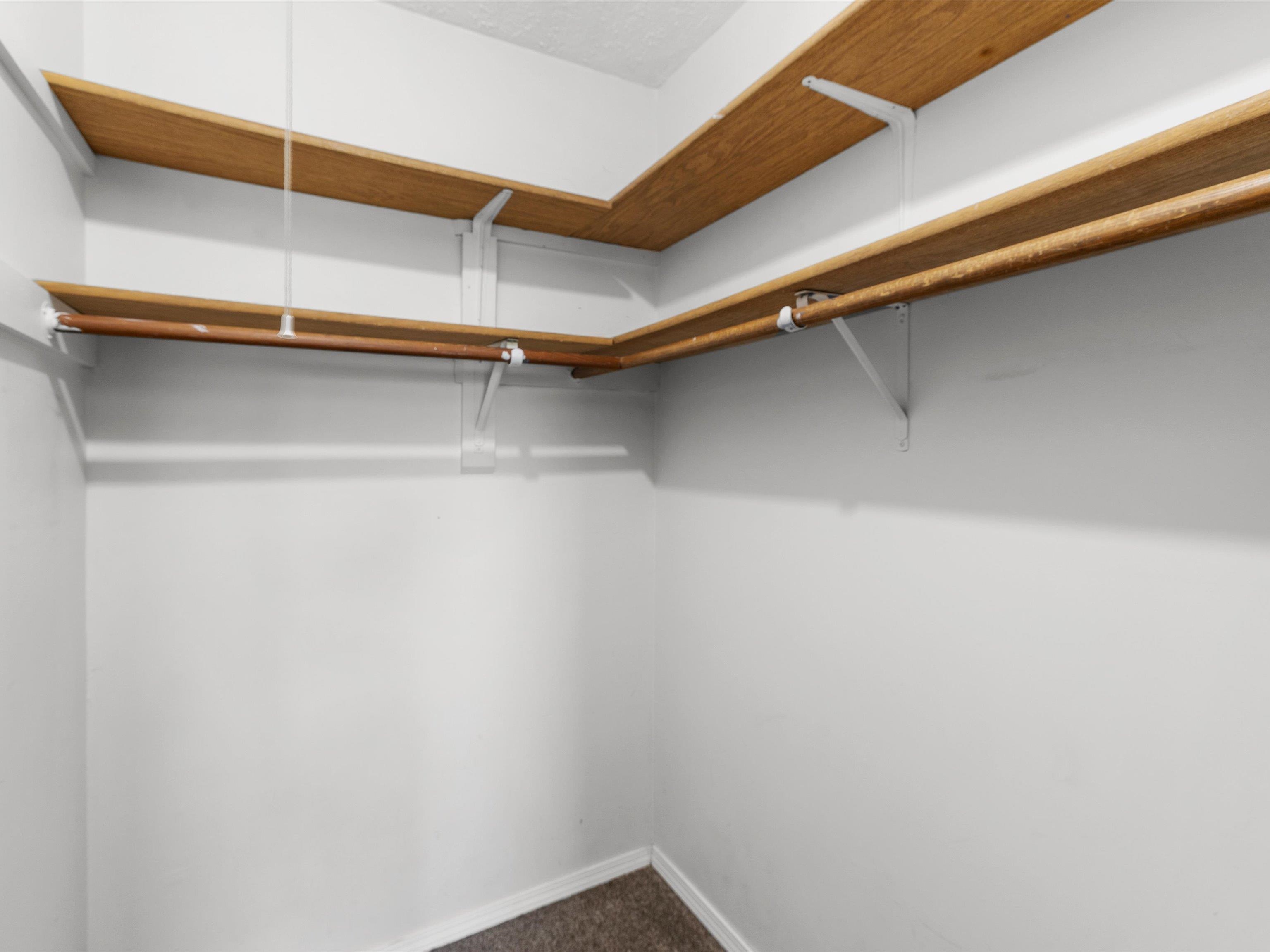 2447 Thornton Ave, Owensboro, Kentucky 42301, 3 Bedrooms Bedrooms, ,2 BathroomsBathrooms,Single Family Residence,For Sale,Thornton Ave,94611