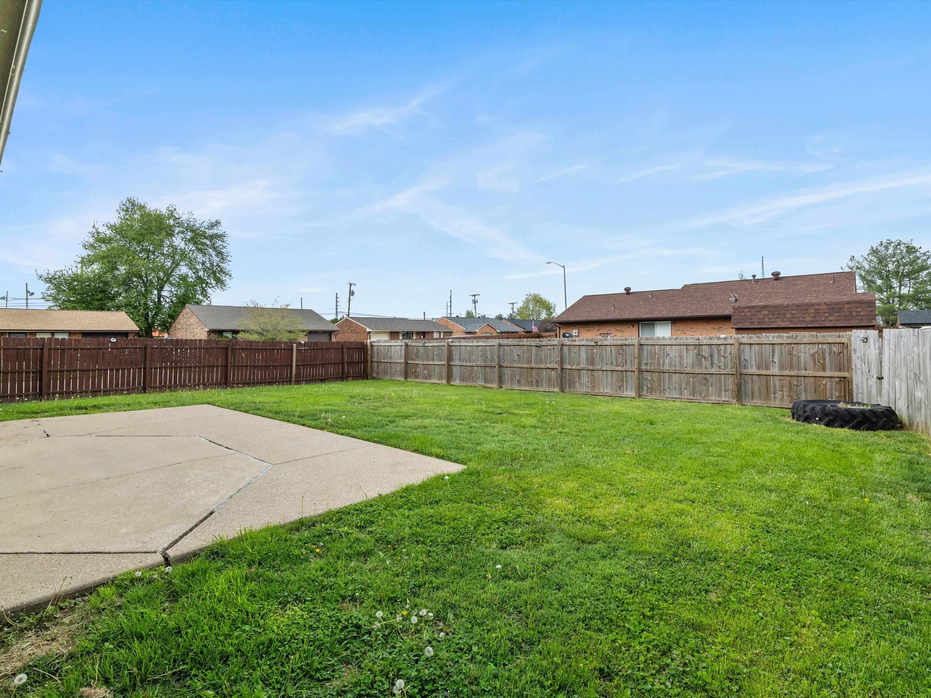 2447 Thornton Ave, Owensboro, Kentucky 42301, 3 Bedrooms Bedrooms, ,2 BathroomsBathrooms,Single Family Residence,For Sale,Thornton Ave,94611