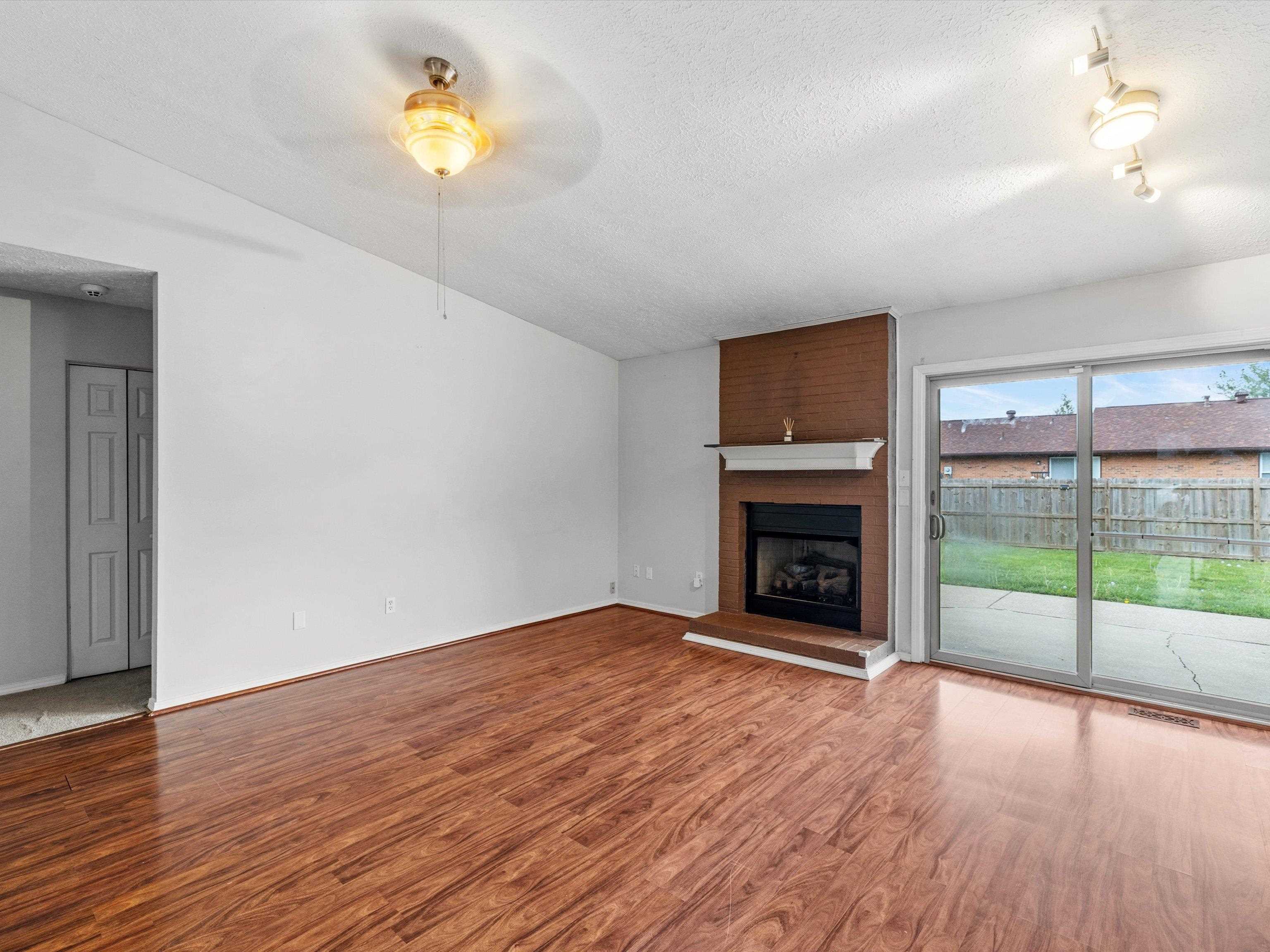 2447 Thornton Ave, Owensboro, Kentucky 42301, 3 Bedrooms Bedrooms, ,2 BathroomsBathrooms,Single Family Residence,For Sale,Thornton Ave,94611