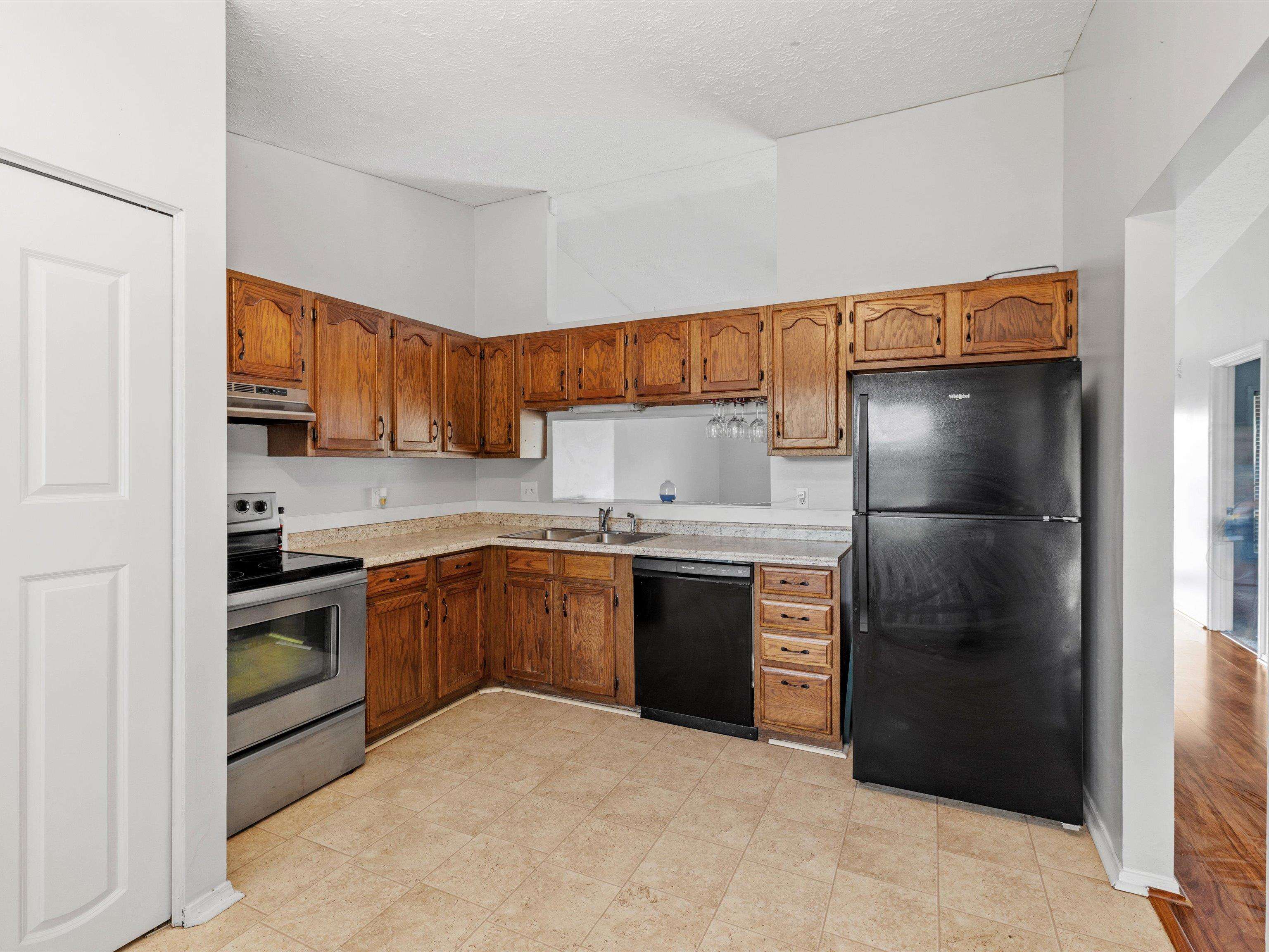 2447 Thornton Ave, Owensboro, Kentucky 42301, 3 Bedrooms Bedrooms, ,2 BathroomsBathrooms,Single Family Residence,For Sale,Thornton Ave,94611