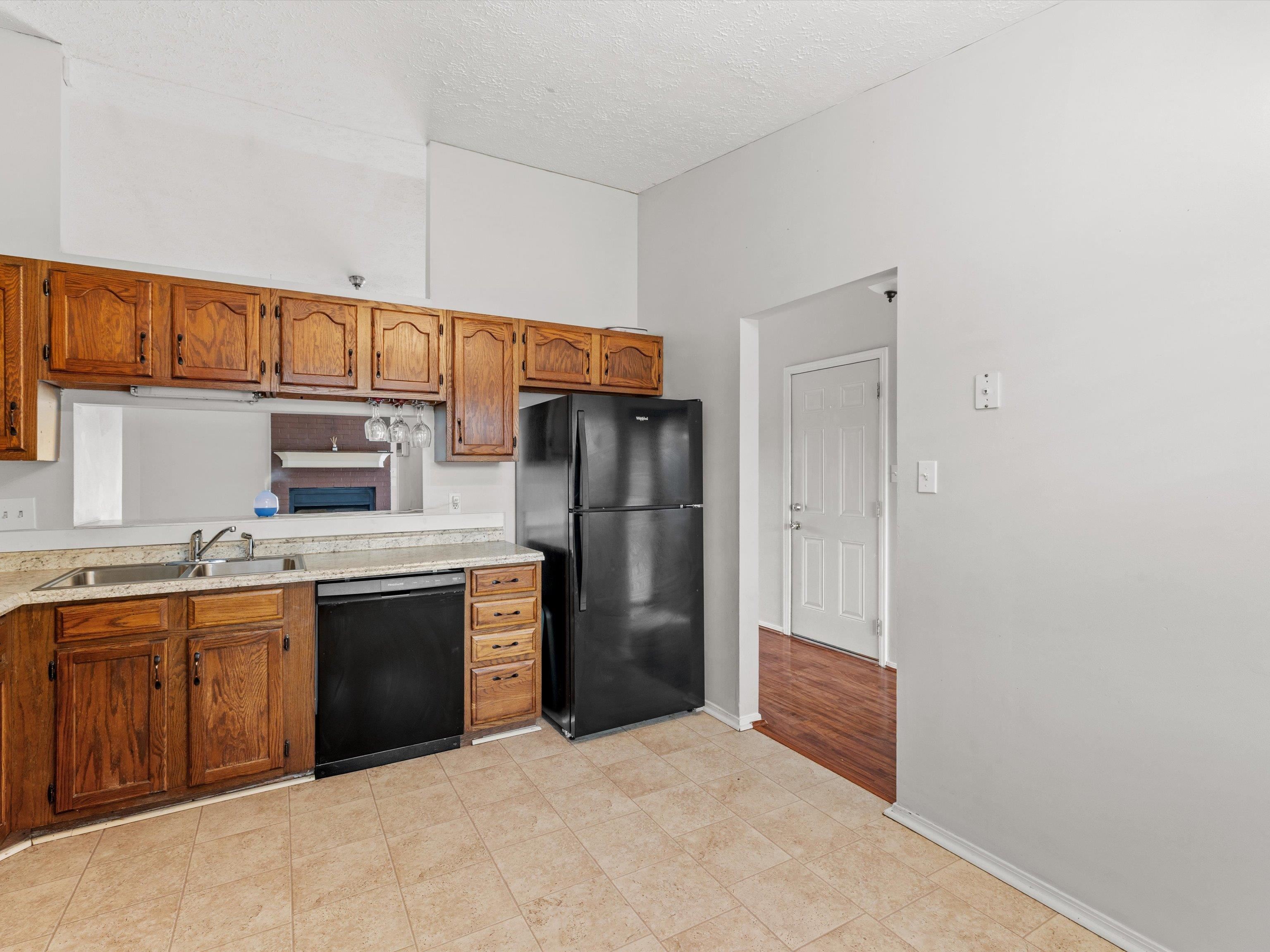 2447 Thornton Ave, Owensboro, Kentucky 42301, 3 Bedrooms Bedrooms, ,2 BathroomsBathrooms,Single Family Residence,For Sale,Thornton Ave,94611