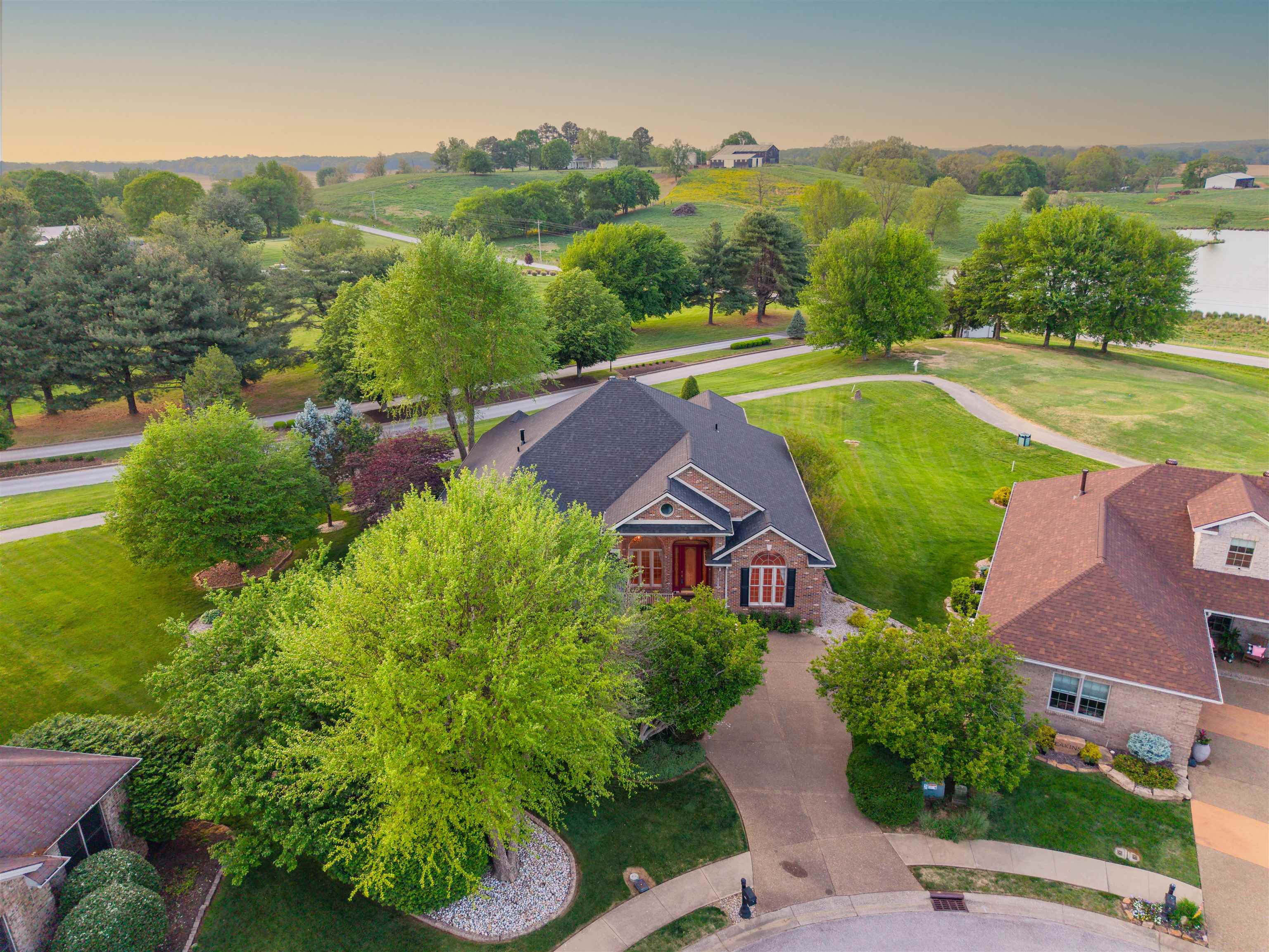 6681 Waterford Place, Owensboro, Kentucky 42303, 3 Bedrooms Bedrooms, ,3 BathroomsBathrooms,Single Family Residence,For Sale,Waterford Place,94613