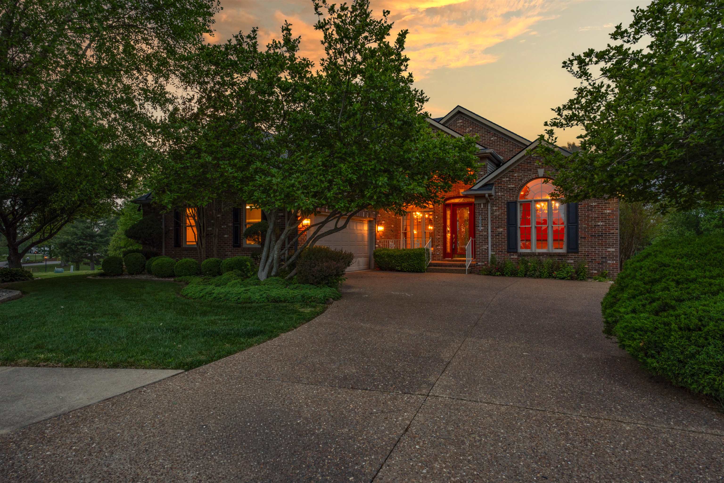 6681 Waterford Place, Owensboro, Kentucky 42303, 3 Bedrooms Bedrooms, ,3 BathroomsBathrooms,Single Family Residence,For Sale,Waterford Place,94613