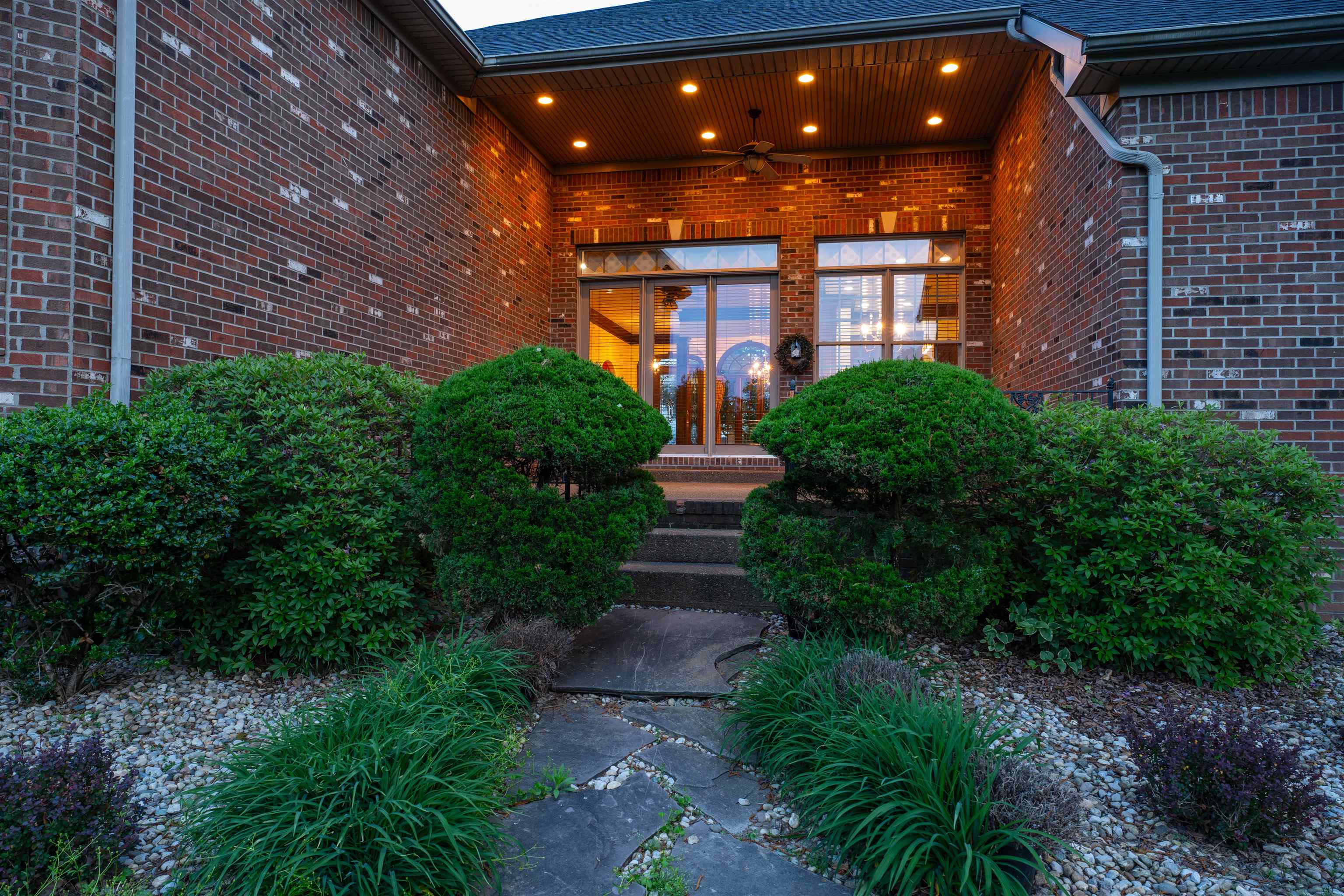 6681 Waterford Place, Owensboro, Kentucky 42303, 3 Bedrooms Bedrooms, ,3 BathroomsBathrooms,Single Family Residence,For Sale,Waterford Place,94613