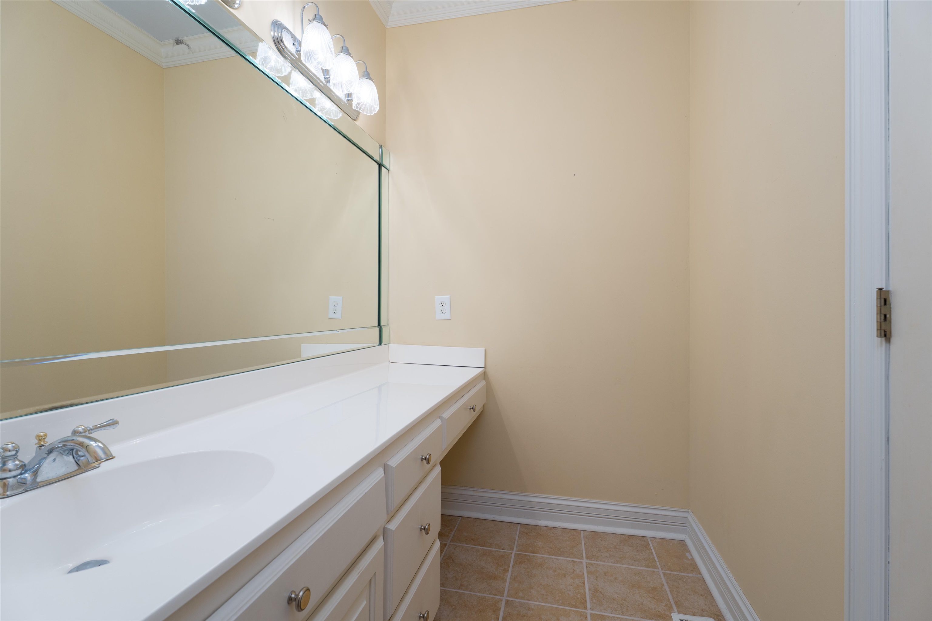 6681 Waterford Place, Owensboro, Kentucky 42303, 3 Bedrooms Bedrooms, ,3 BathroomsBathrooms,Single Family Residence,For Sale,Waterford Place,94613