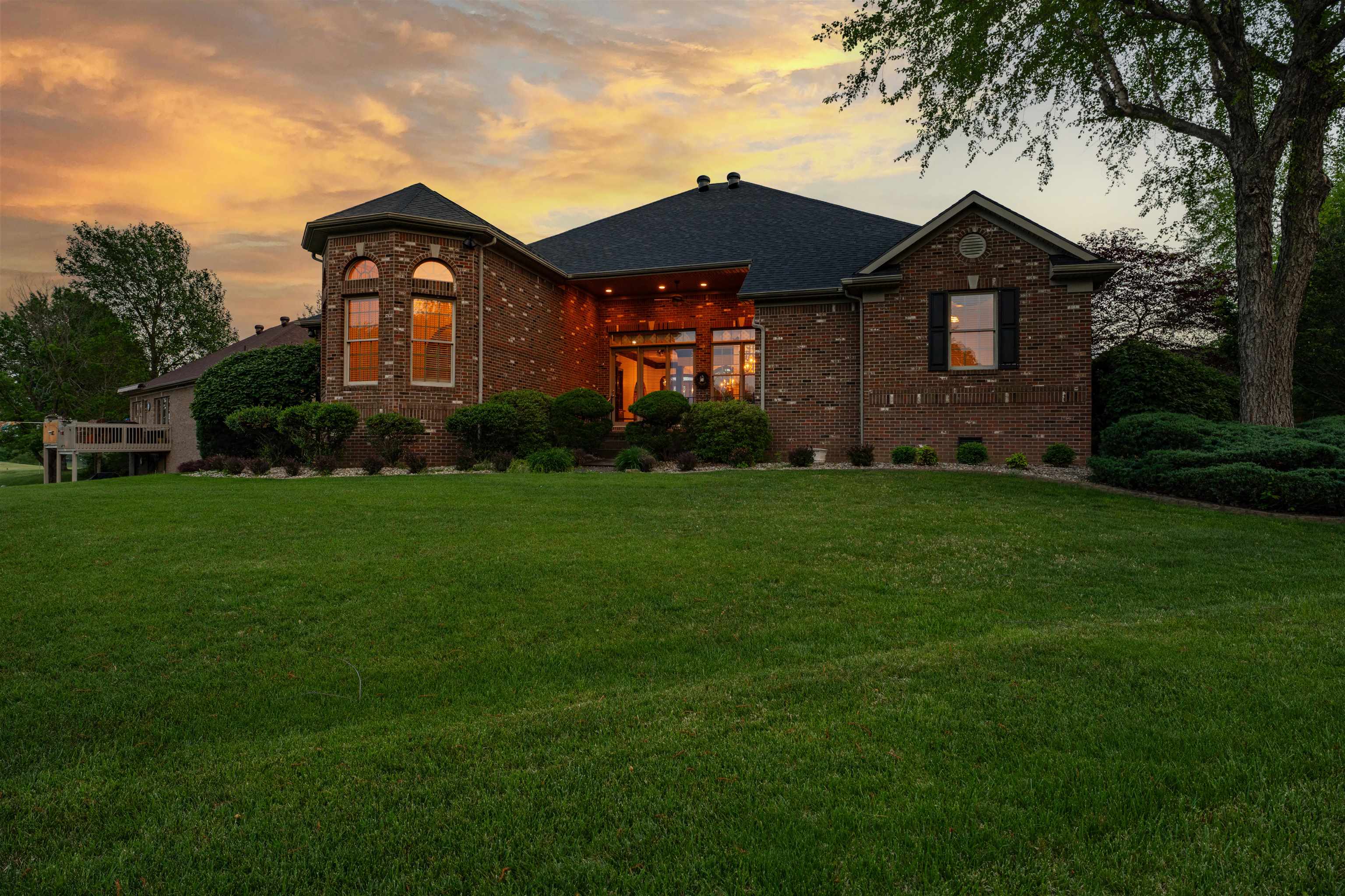 6681 Waterford Place, Owensboro, Kentucky 42303, 3 Bedrooms Bedrooms, ,3 BathroomsBathrooms,Single Family Residence,For Sale,Waterford Place,94613