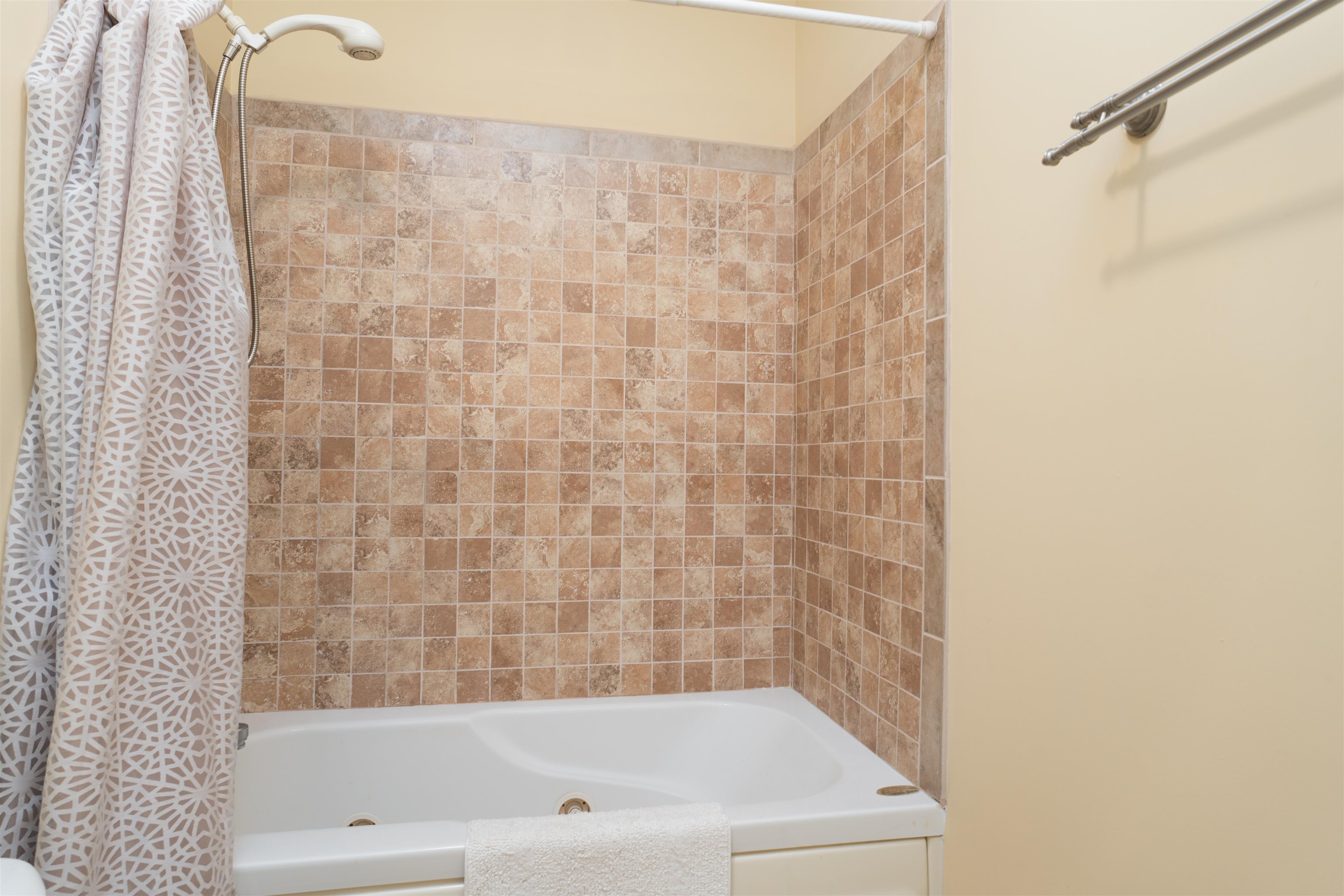 6681 Waterford Place, Owensboro, Kentucky 42303, 3 Bedrooms Bedrooms, ,3 BathroomsBathrooms,Single Family Residence,For Sale,Waterford Place,94613