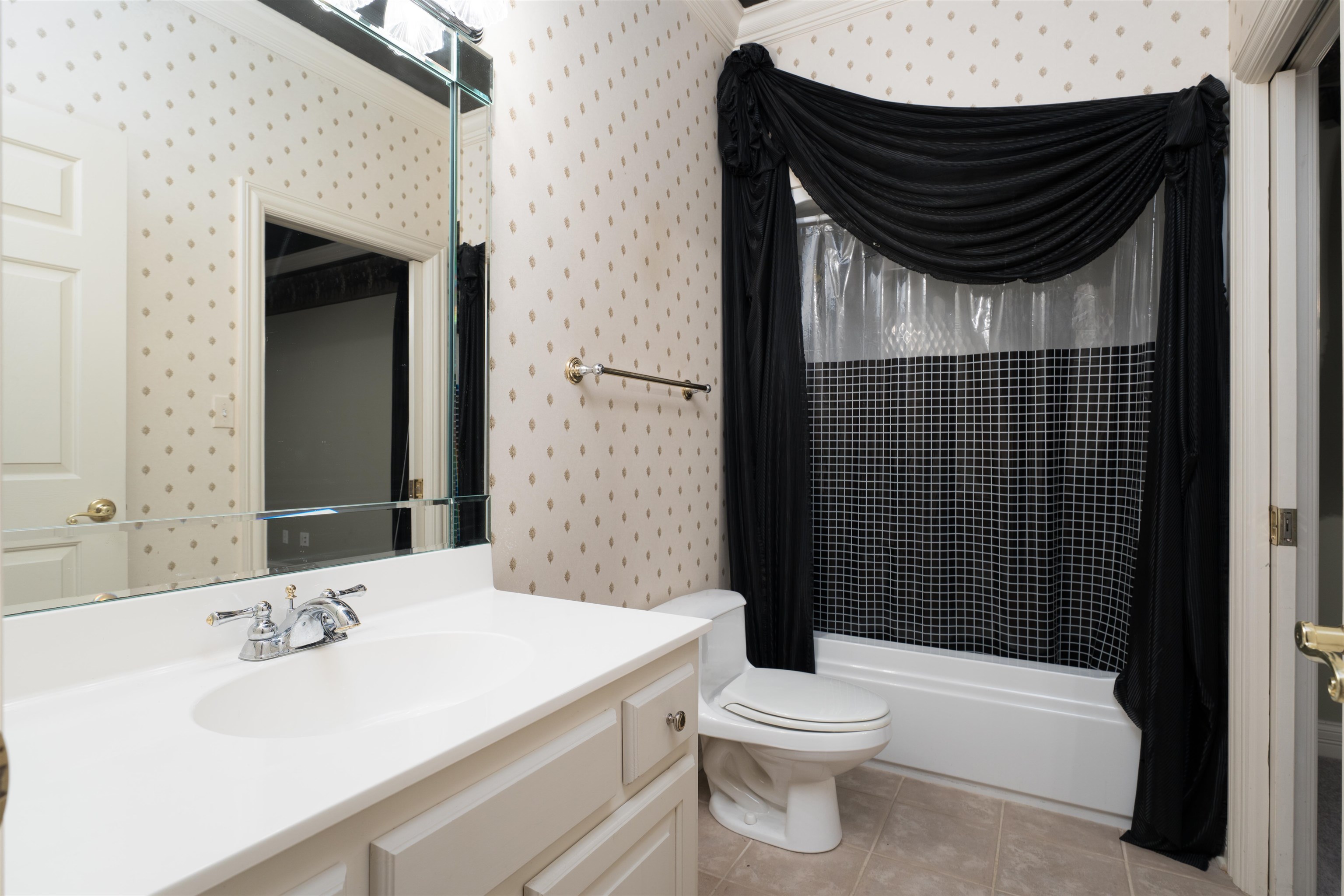 6681 Waterford Place, Owensboro, Kentucky 42303, 3 Bedrooms Bedrooms, ,3 BathroomsBathrooms,Single Family Residence,For Sale,Waterford Place,94613