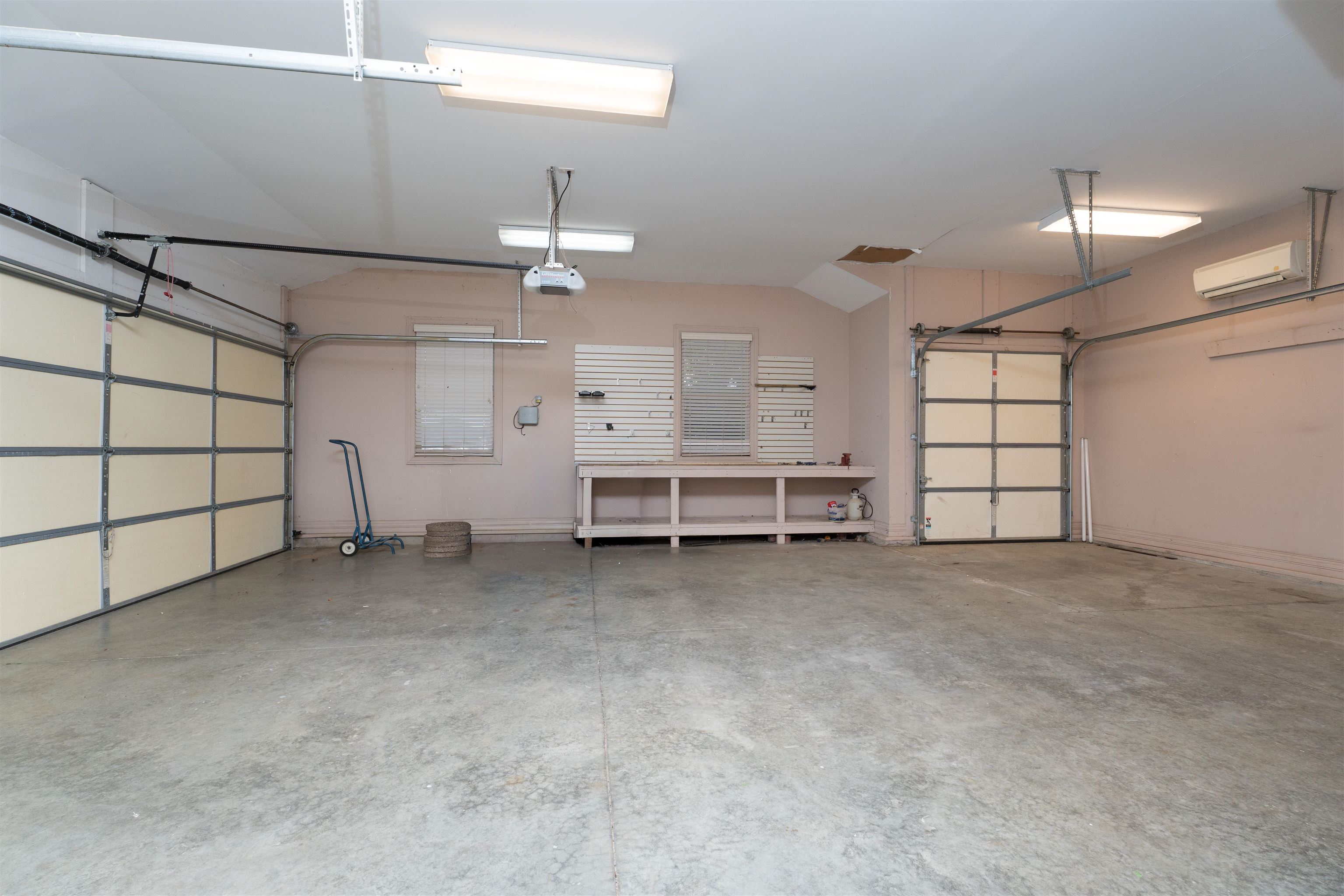 6681 Waterford Place, Owensboro, Kentucky 42303, 3 Bedrooms Bedrooms, ,3 BathroomsBathrooms,Single Family Residence,For Sale,Waterford Place,94613