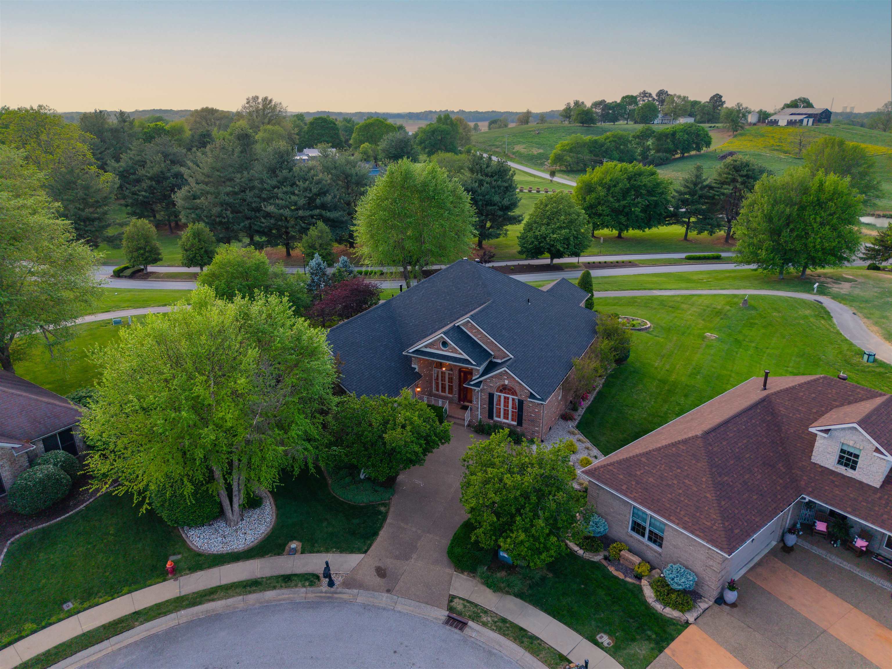 6681 Waterford Place, Owensboro, Kentucky 42303, 3 Bedrooms Bedrooms, ,3 BathroomsBathrooms,Single Family Residence,For Sale,Waterford Place,94613