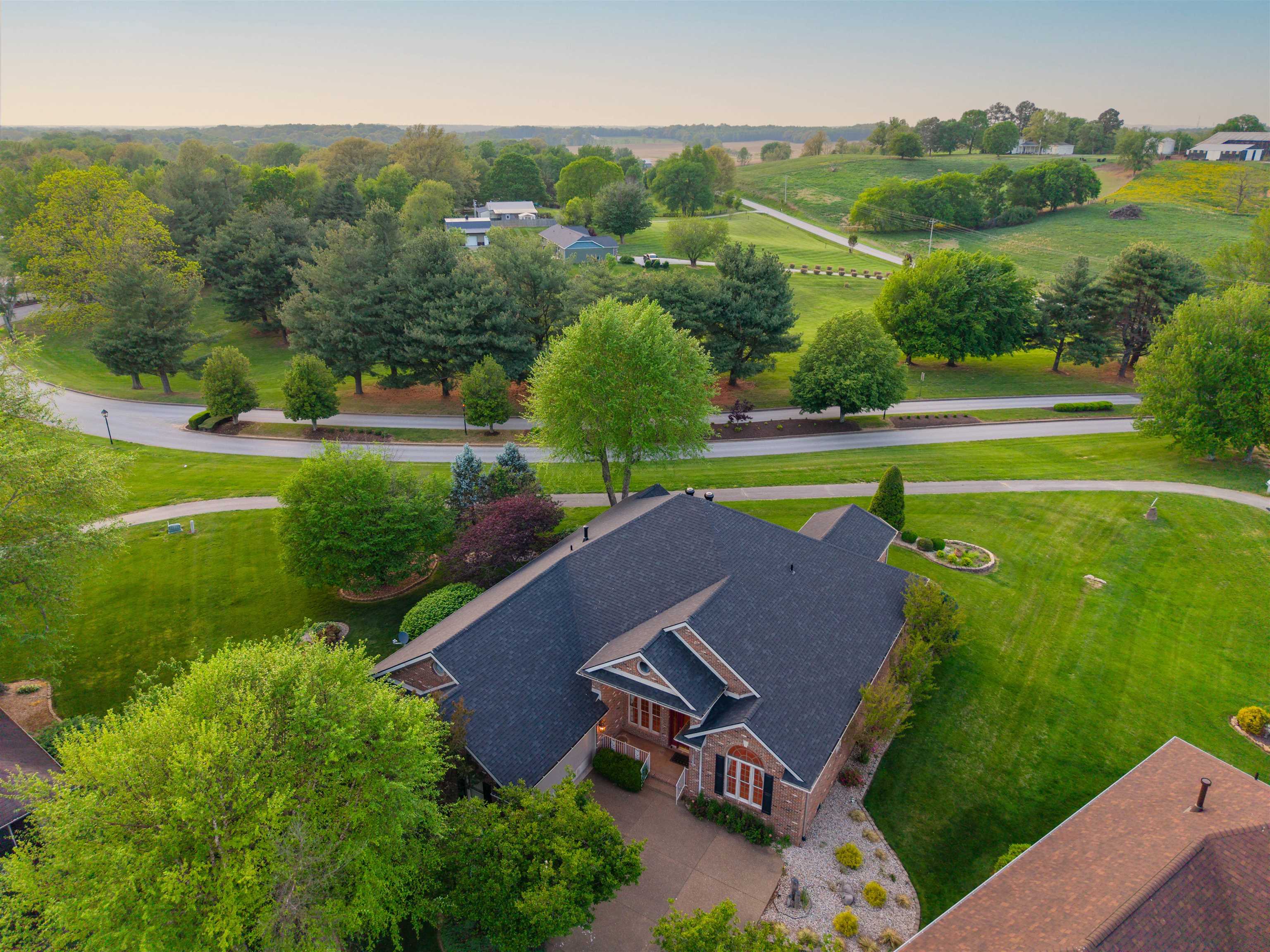 6681 Waterford Place, Owensboro, Kentucky 42303, 3 Bedrooms Bedrooms, ,3 BathroomsBathrooms,Single Family Residence,For Sale,Waterford Place,94613