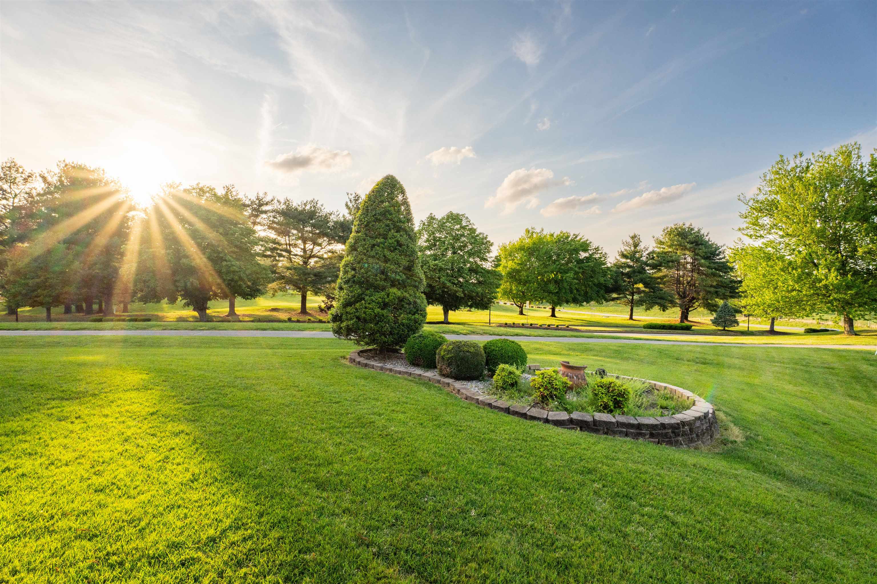 6681 Waterford Place, Owensboro, Kentucky 42303, 3 Bedrooms Bedrooms, ,3 BathroomsBathrooms,Single Family Residence,For Sale,Waterford Place,94613